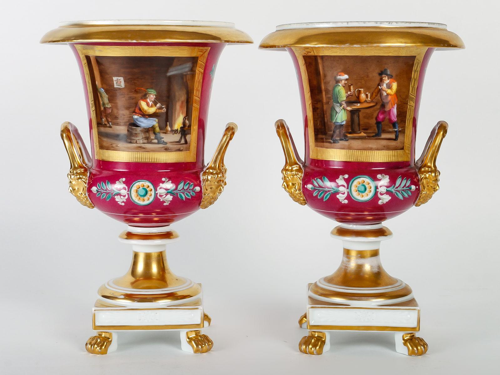 Paar Pariser Medicis-Vasen aus Porzellan aus dem 19. Jahrhundert. im Angebot 1