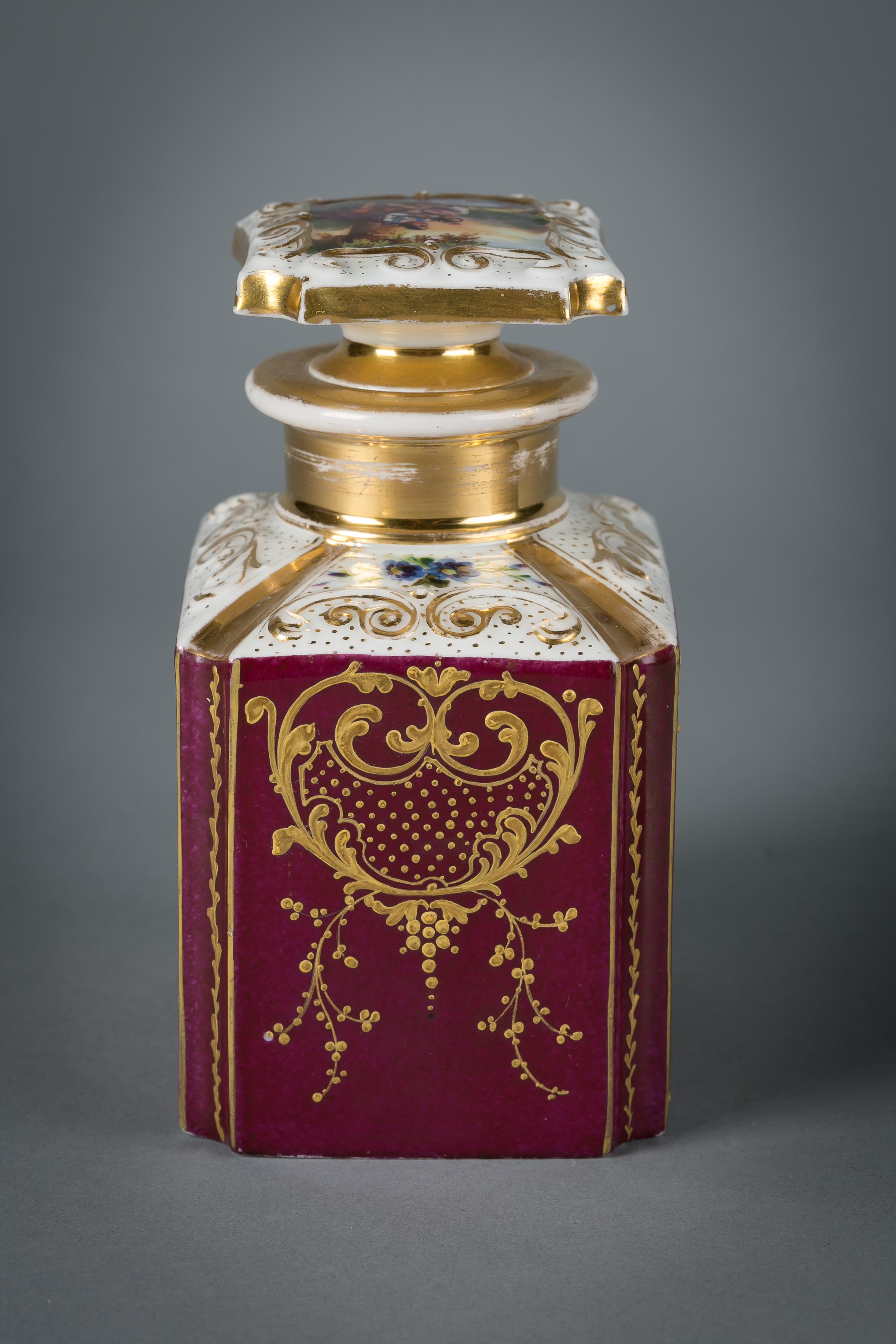 Paire de flacons de parfum en porcelaine de Paris, datant d'environ 1860 Bon état à New York, NY