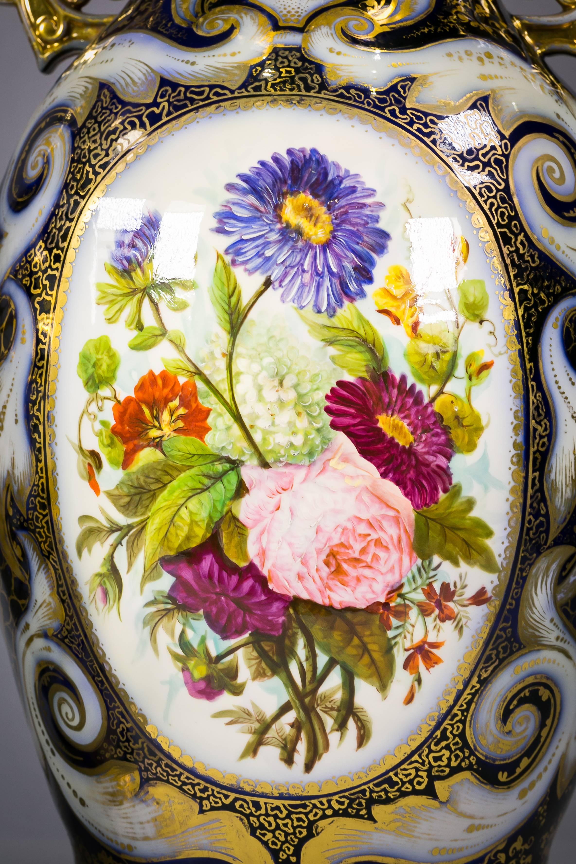 Pair of Paris Porcelain Two Handled Vases, circa 1840 In Good Condition For Sale In New York, NY