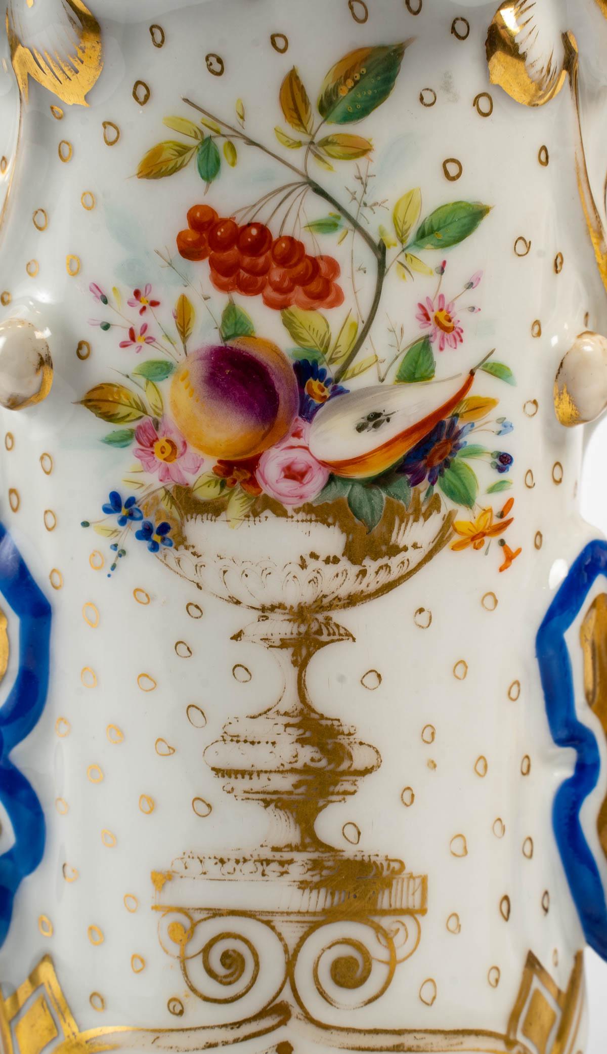 Pair of Paris Porcelain Vases, 19th Century 2