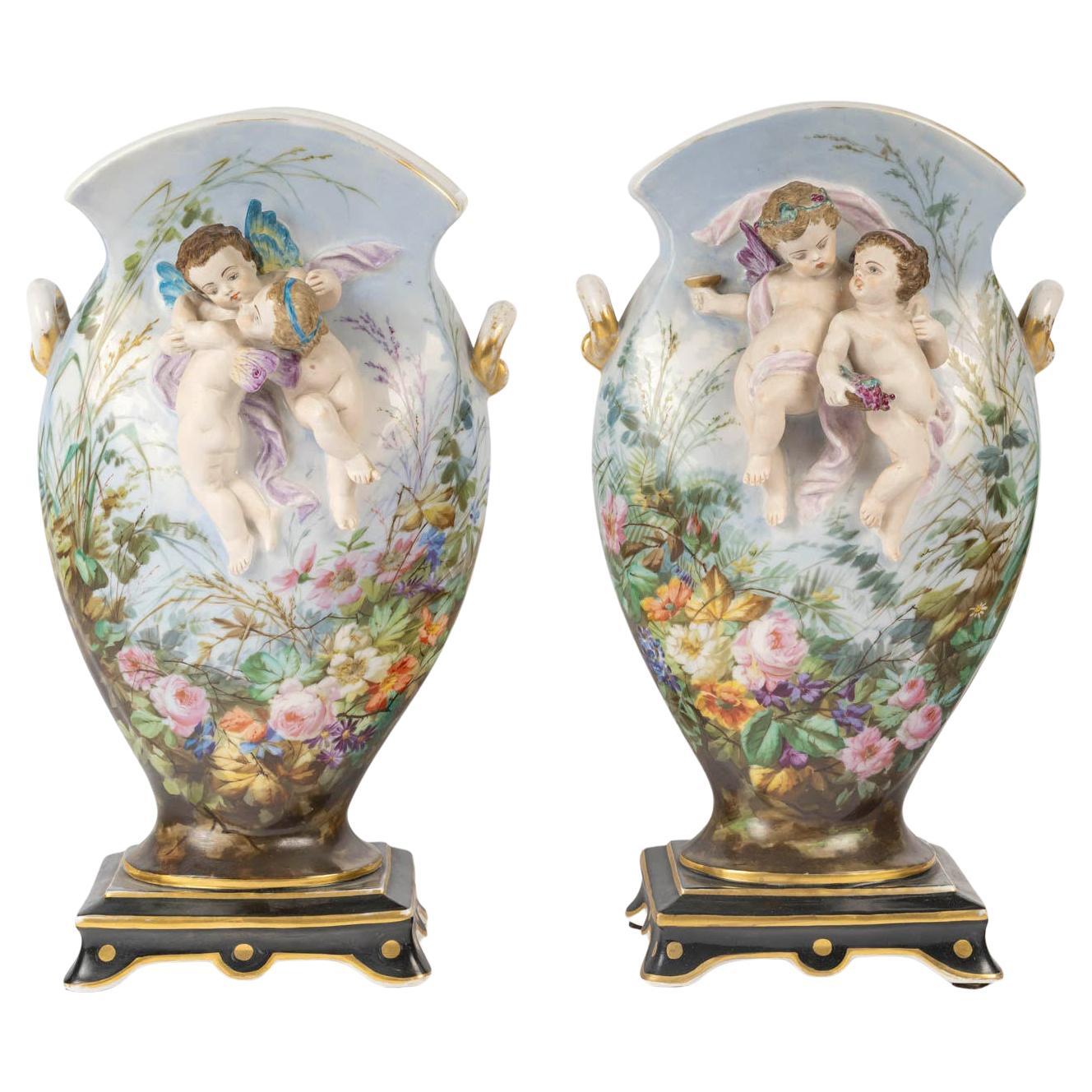 Coppia di vasi in porcellana di Parigi, XIX secolo, periodo Napoleone III.