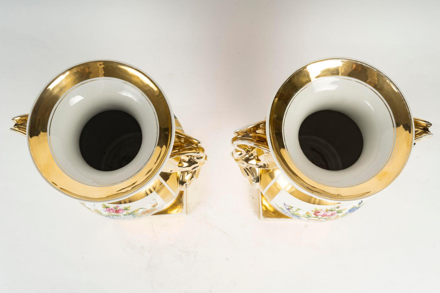 Pair of Paris Porcelain Vases, Empire Style, 19th Century, Napoleon III Period. For Sale 8