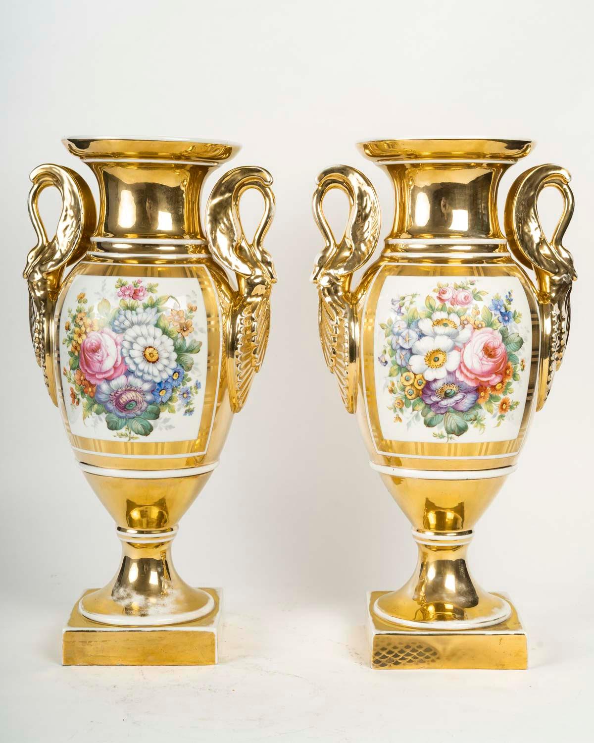 Pair of Paris Porcelain Vases, Empire Style, 19th Century, Napoleon III Period. For Sale 5