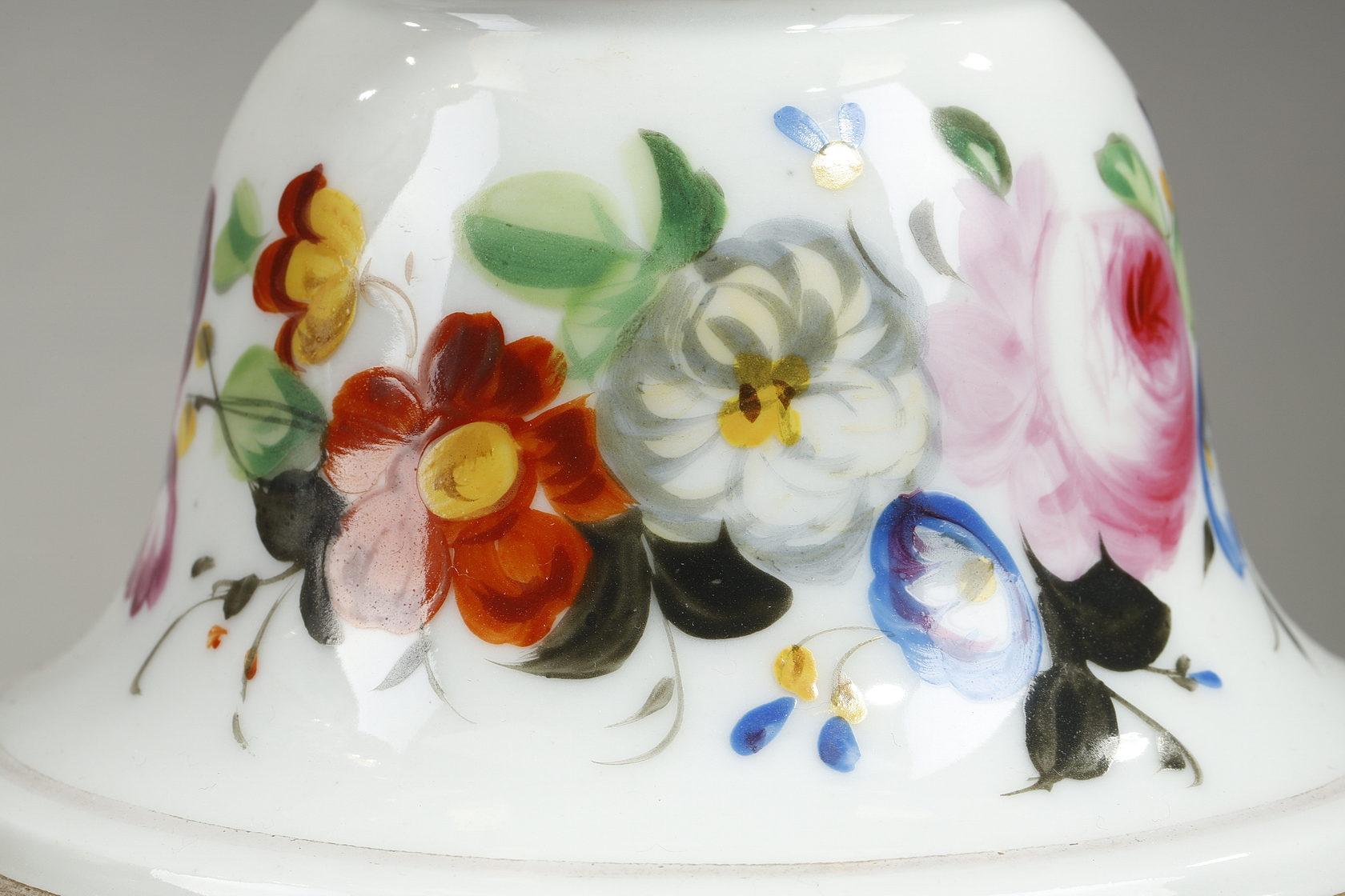 Pair of Paris Porcelain Vases with Floral Decoration For Sale 10