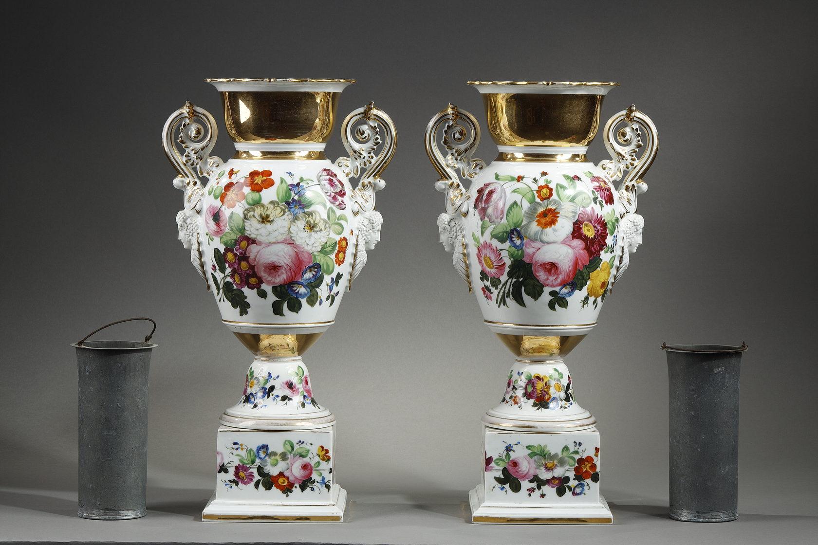 Pair of Paris Porcelain Vases with Floral Decoration For Sale 14