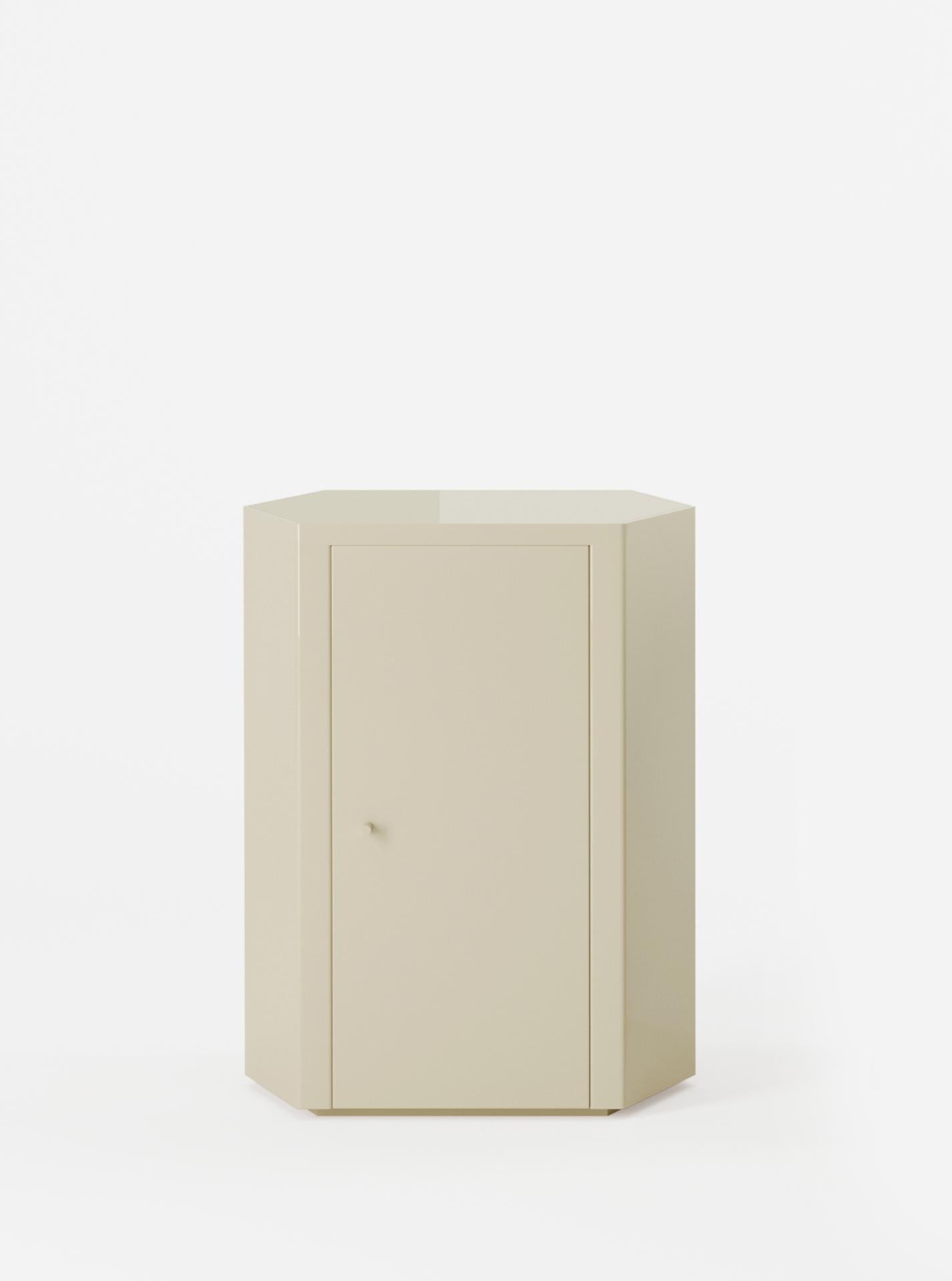 Minimalist Pair of Park Night Stands in Butter Cream Lacquer by Yaniv Chen for Lemon For Sale