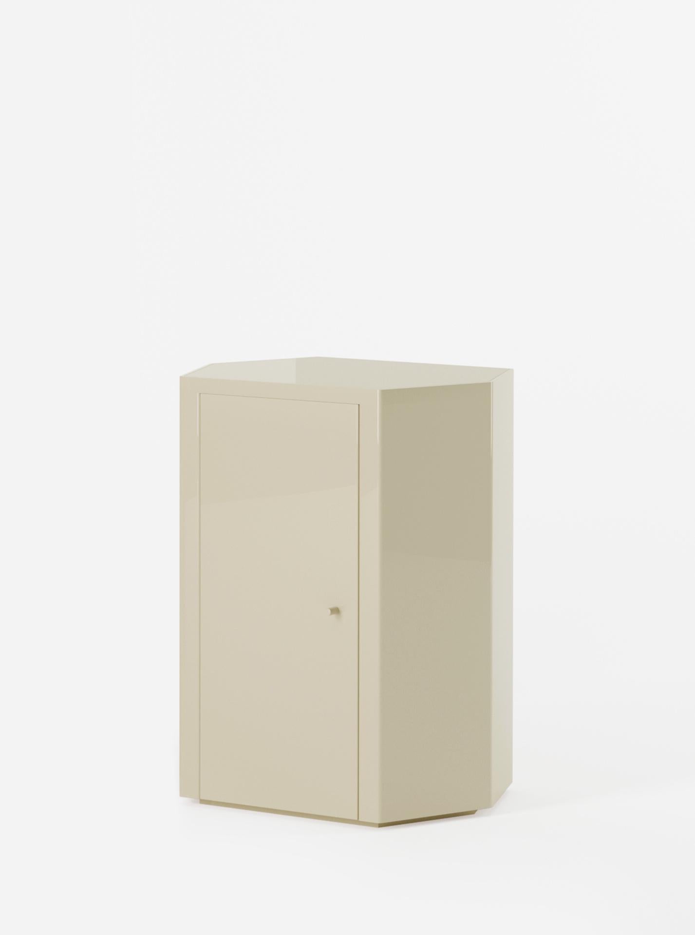 South African Pair of Park Night Stands in Butter Cream Lacquer by Yaniv Chen for Lemon For Sale
