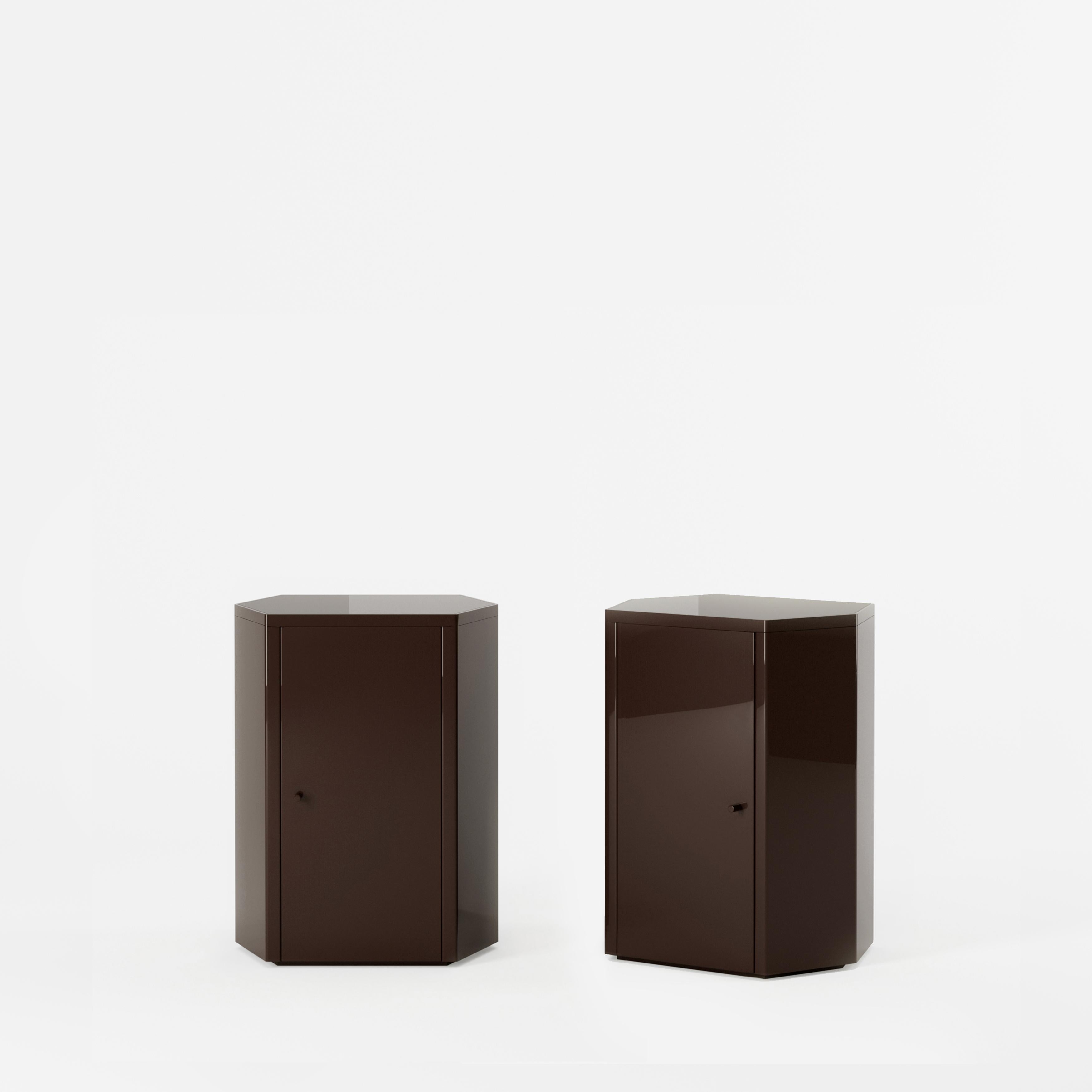 The Park nightstand is the epitome of exquisite craftsmanship, featuring meticulously proportioned dimensions and exceptional detailing that make it an ideal bedside companion. Our furniture pieces are thoughtfully crafted to become focal points