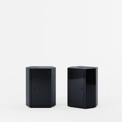 Pareja de mesillas de noche Park en laca azul marino medianoche de Yaniv Chen para Lemon