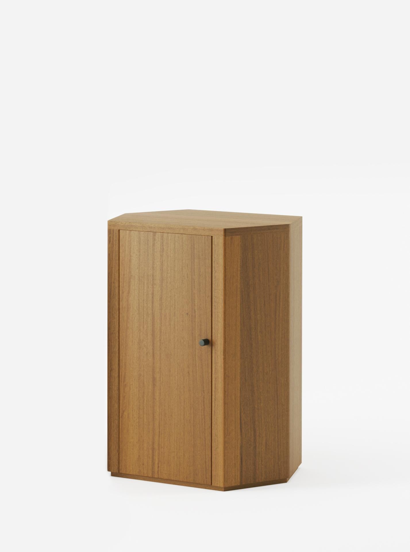 Sudafricano Coppia di comodini Park in Wood Iroko di Yaniv Chen per Lemon in vendita