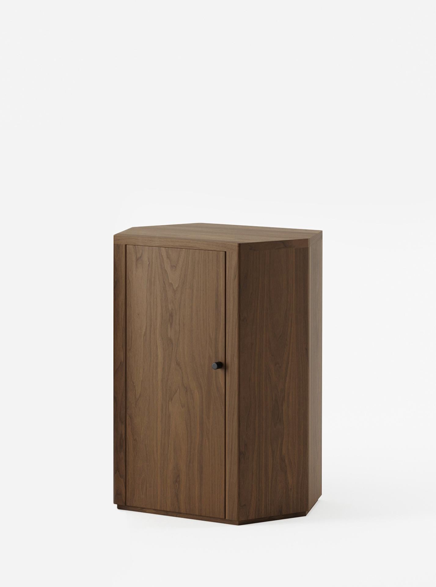 Minimaliste Paire de tables de nuit Park en noyer huilé par Yaniv Chen pour Lemon en vente