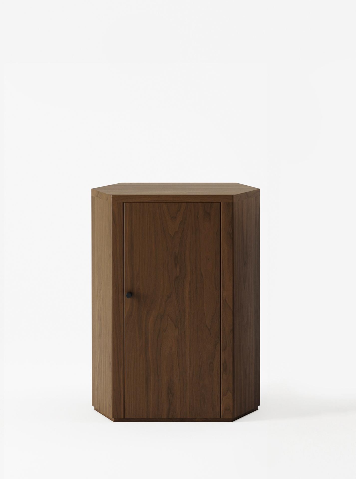 Sud-africain Paire de tables de nuit Park en noyer huilé par Yaniv Chen pour Lemon en vente