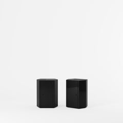 Paar Park-Nachttische aus Krug mit schwarzem Lack von Yaniv Chen für Lemon