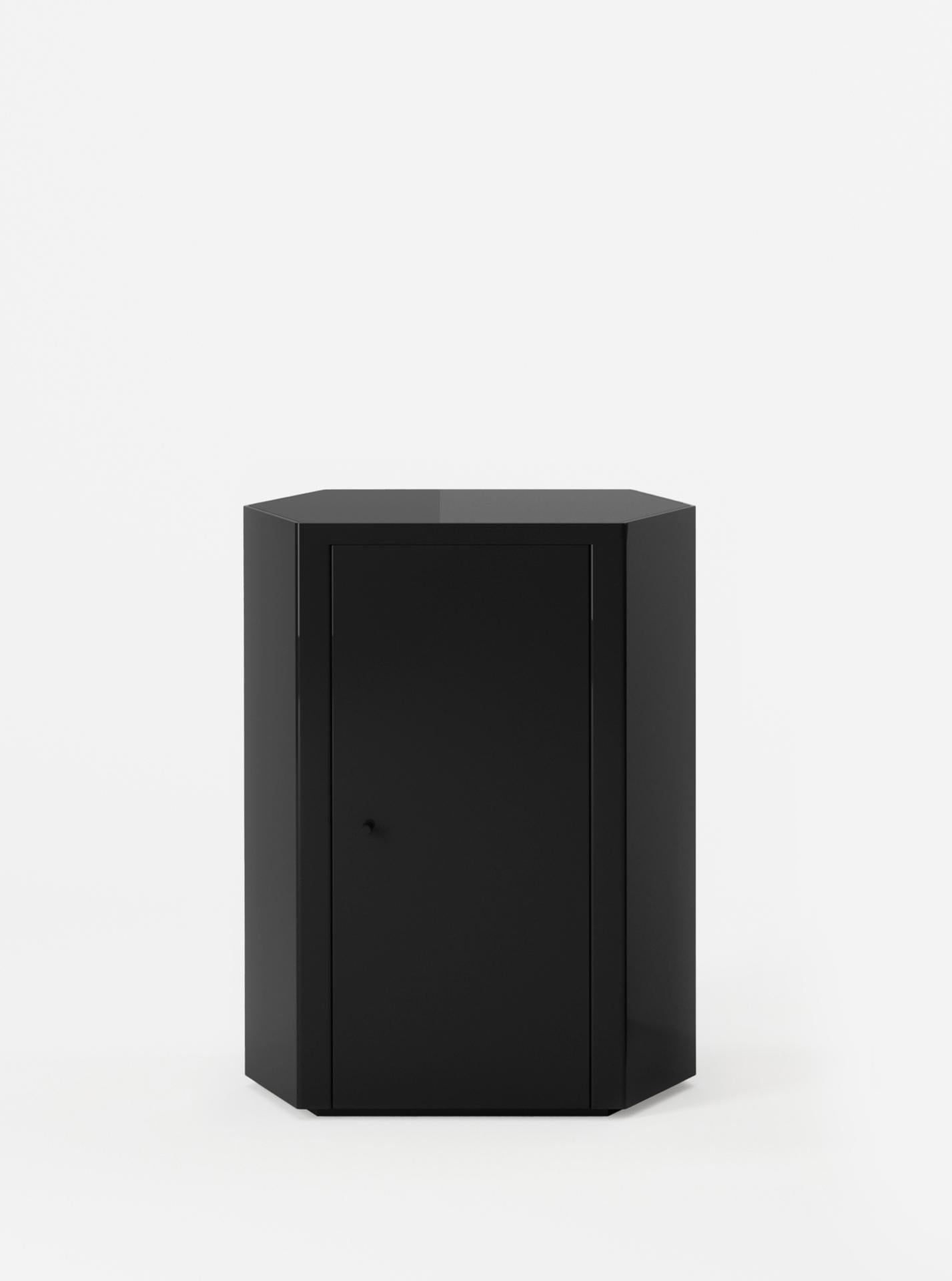 Minimalist Pair of Park Night Stands in Pitch Black Lacquer by Yaniv Chen for Lemon For Sale