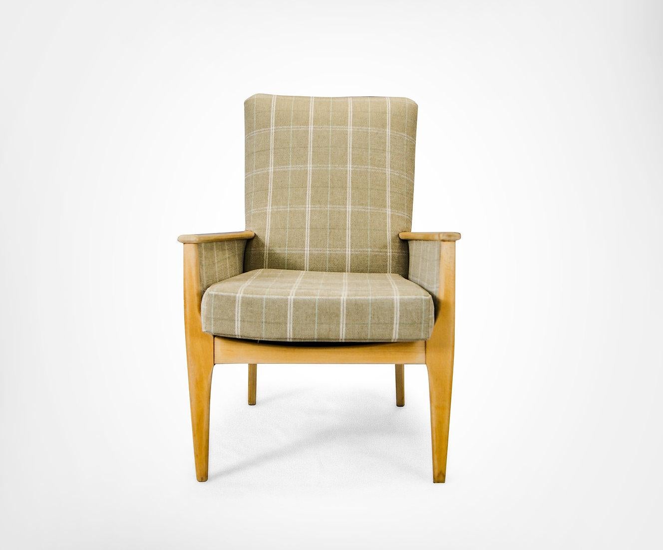 Rarely seen mid-century Parker Knoll club chairs
Model number 988/1023.
Very roomy and comfortable chairs.
In solid Teak.
These were commissioned by the Plymouth Royal Marina & Yacht Club.
Professionally re-upholstered to a high standard in