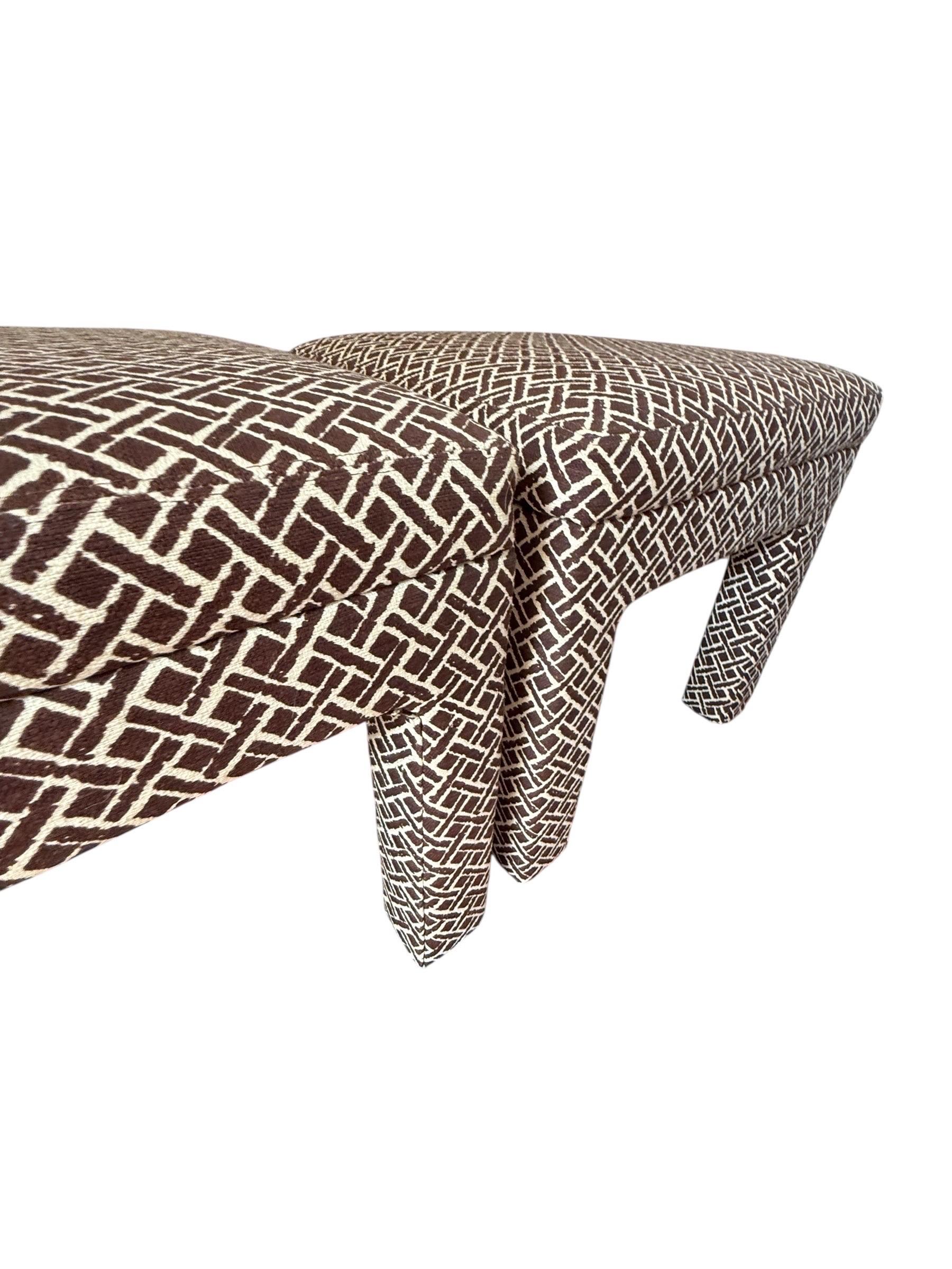 20th Century Pair of Parson's Stools Hollywood Regency Patterned Pillow Top Stool Set For Sale