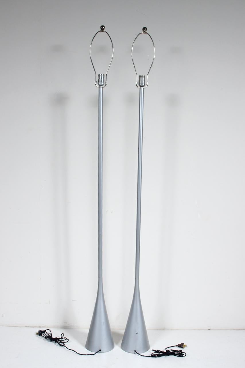 Paar Stehlampen „Cinna“ aus Aluminiumguss von Pascal Mourgue für Ligne-Roset, 1990er Jahre (Streamline-Moderne) im Angebot