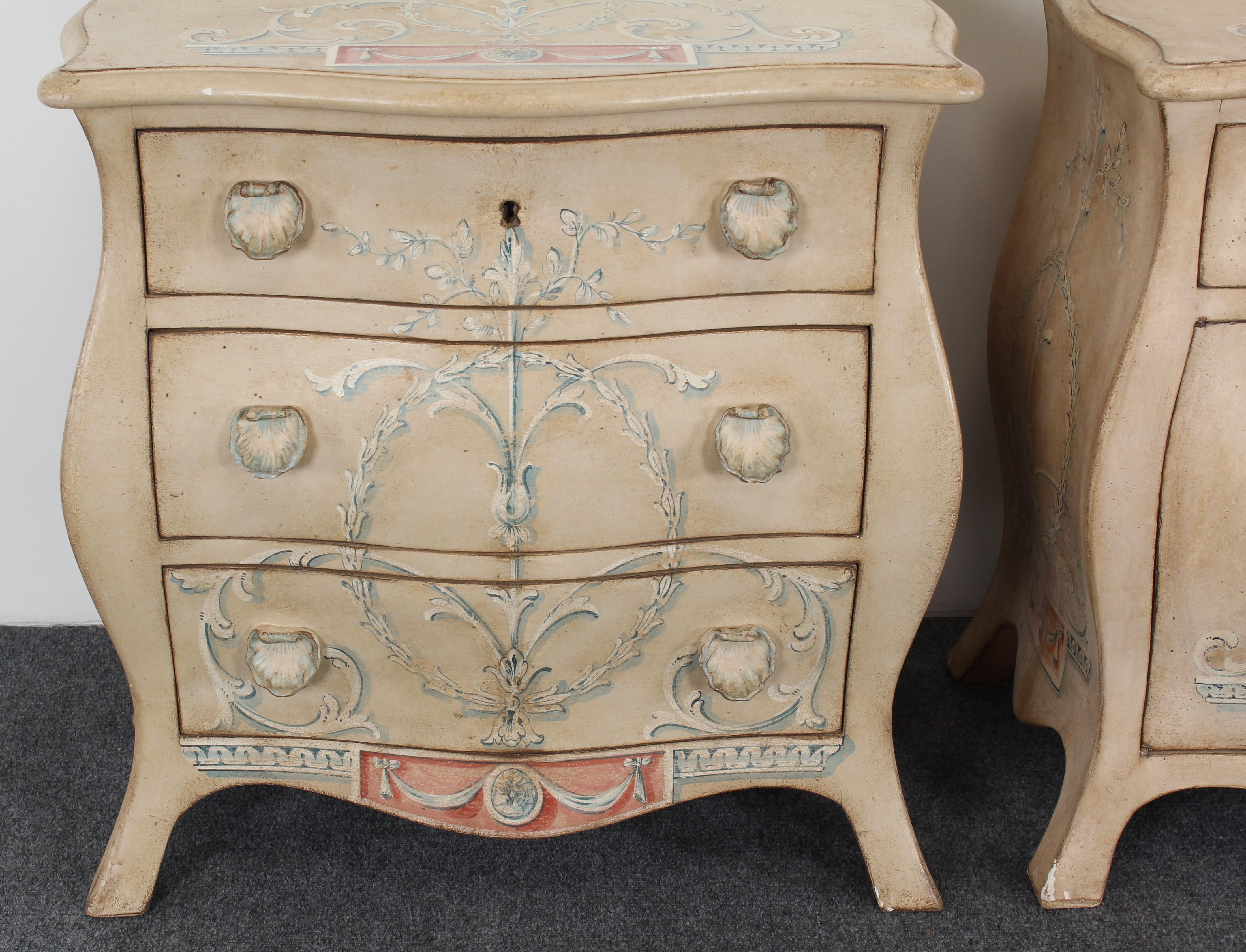 Pair of Patina Furniture Company Italian Painted Bedside Tables, 1980s In Good Condition In Hamburg, PA