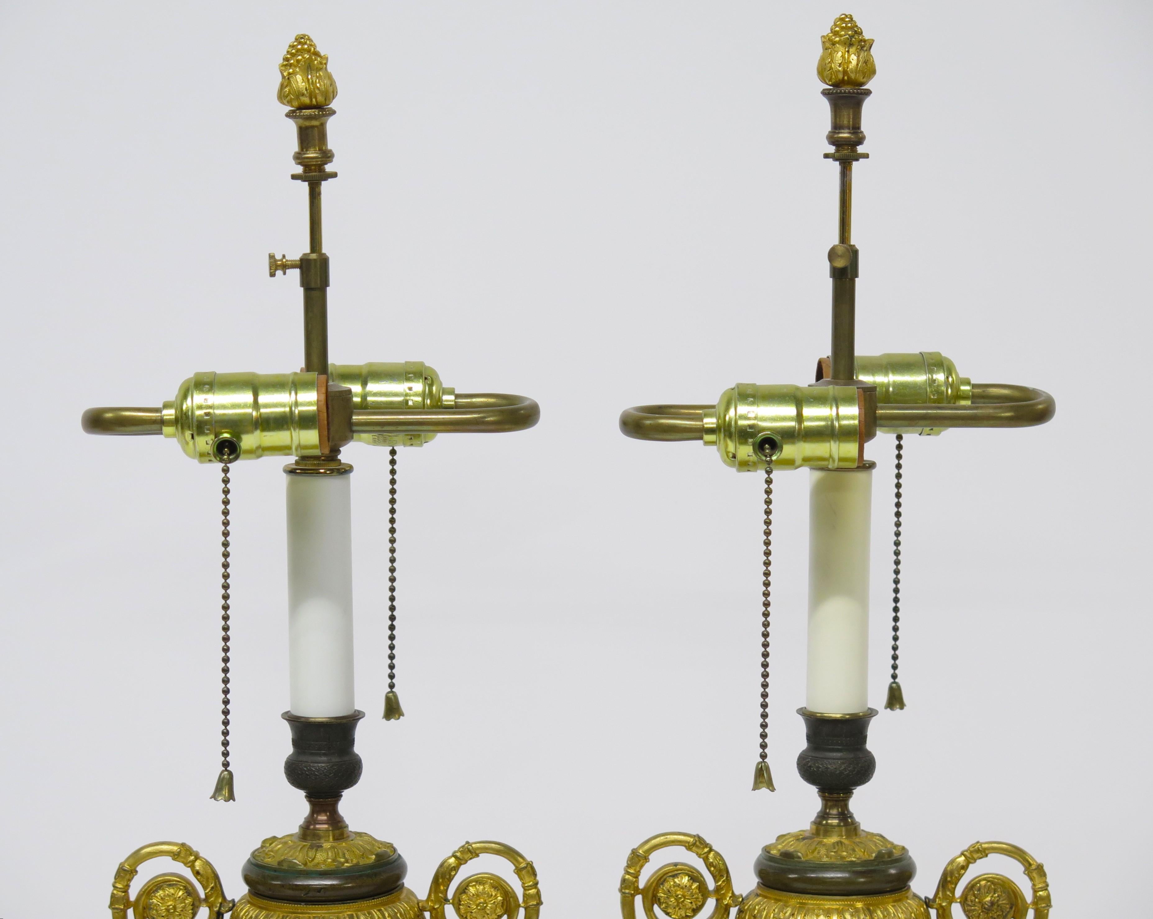 Paire de Cassolettes Empire françaises en bronze patiné et doré comme lampes sur mesure 2