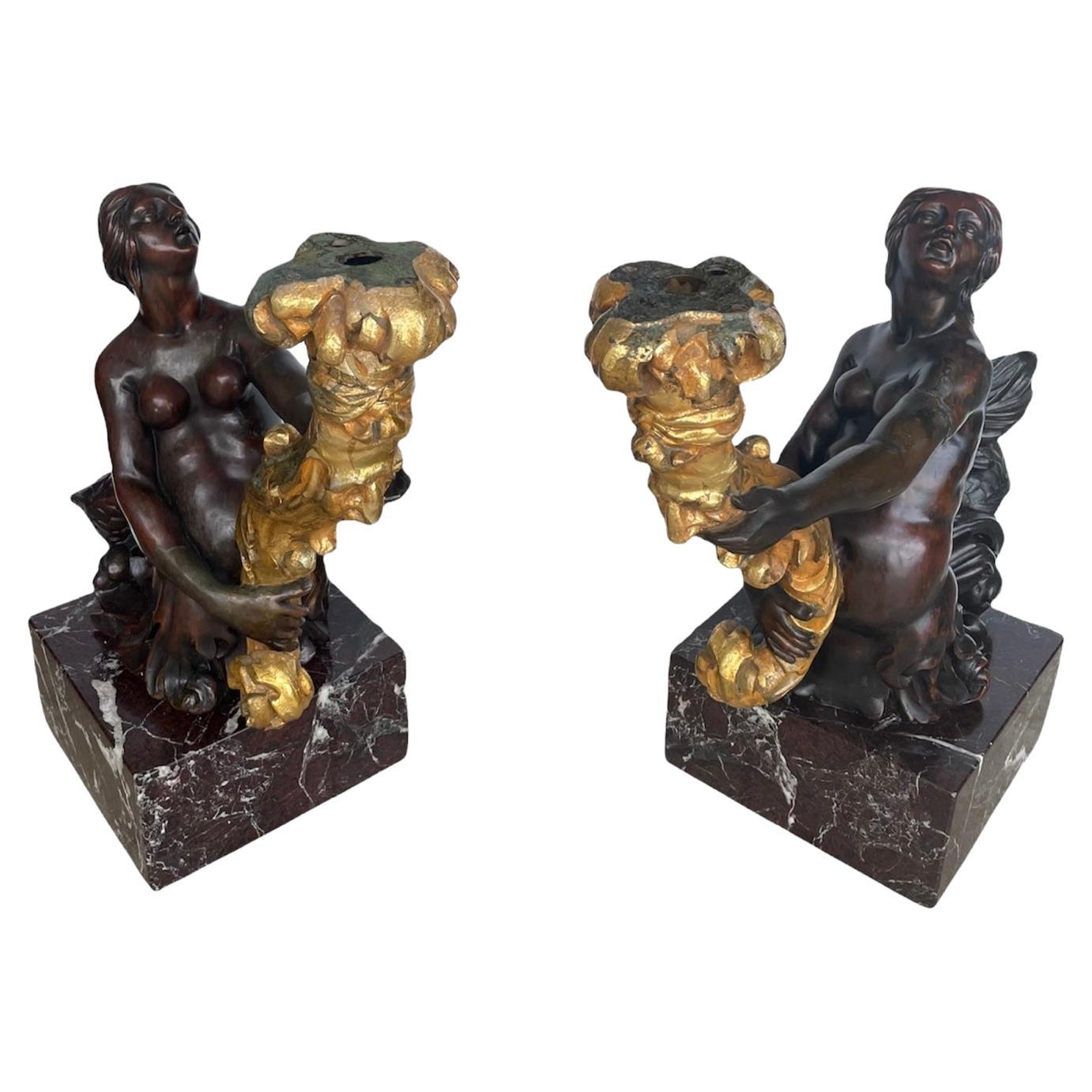 Paar patinierte und vergoldete Bronze-Meeresjungfrauen-Skulptur Fackeln/Kandelaber