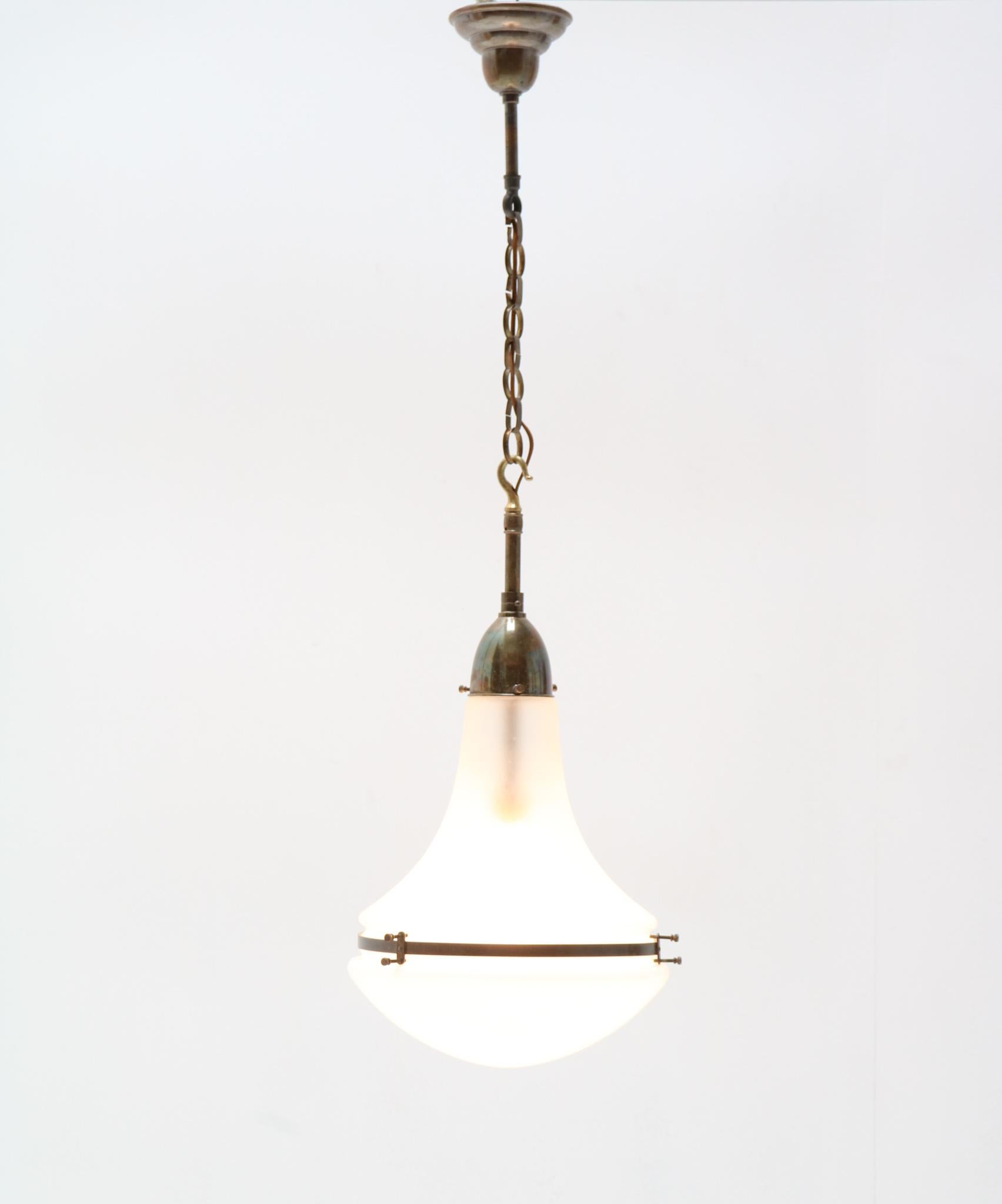Pair of Patinated Brass Art Nouveau Luzette Pendant Lamps by Peter Behrens, 1910 In Good Condition In Amsterdam, NL
