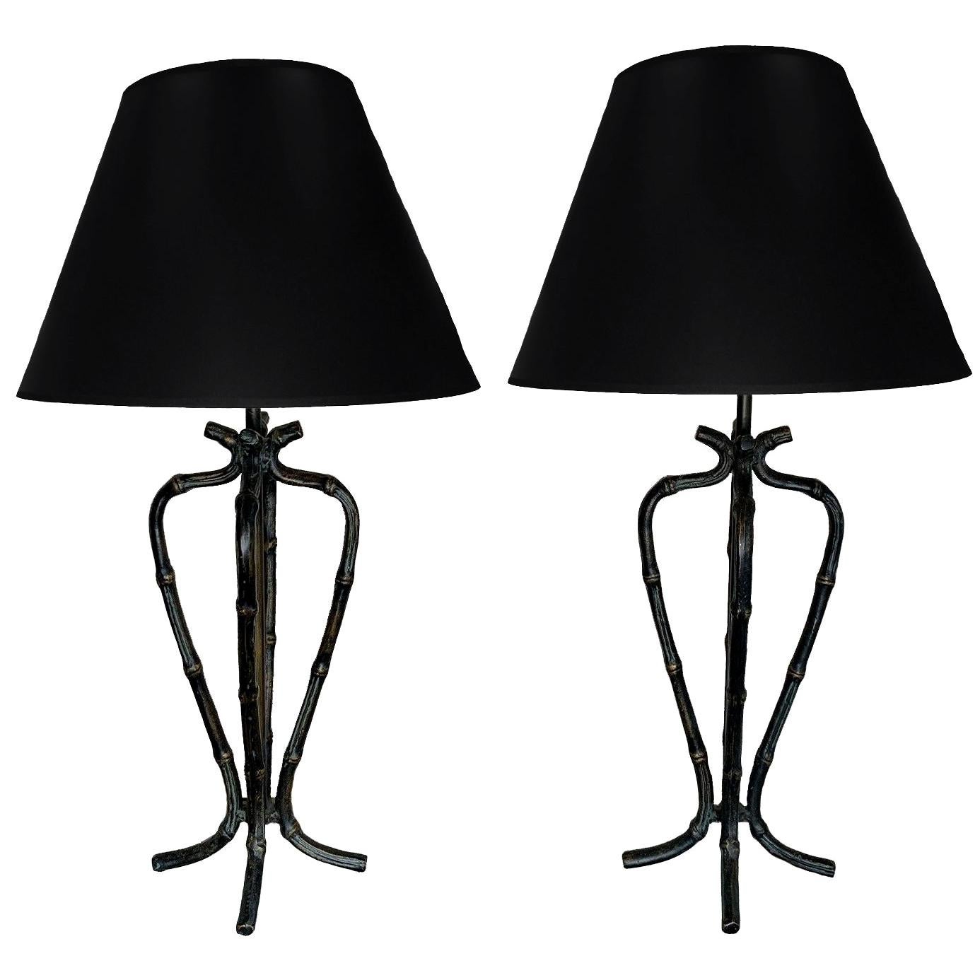 Paire de lampes françaises en laiton patiné imitation bambou