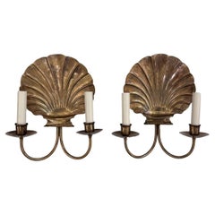 Ensemble d'appliques coquillage en laiton patiné, vendu par paire