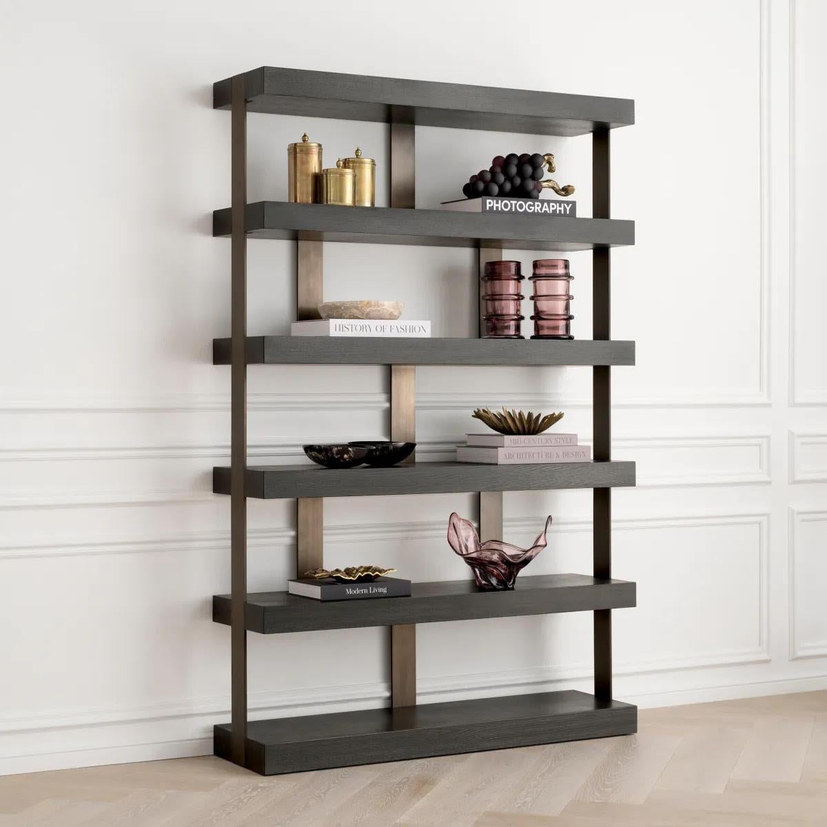 Coppia di vassoi in ottone patinato, dal design moderno.

Questo vassoio può essere utilizzato come vassoio per i tuoi anelli e altri piccoli gingilli, ma è anche particolarmente adatto per scopi decorativi.
Con il suo design rugoso, questo oggetto