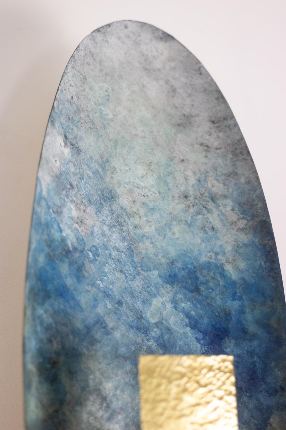 Pareja de apliques de latón patinado. Obra contemporánea. siglo XX en venta