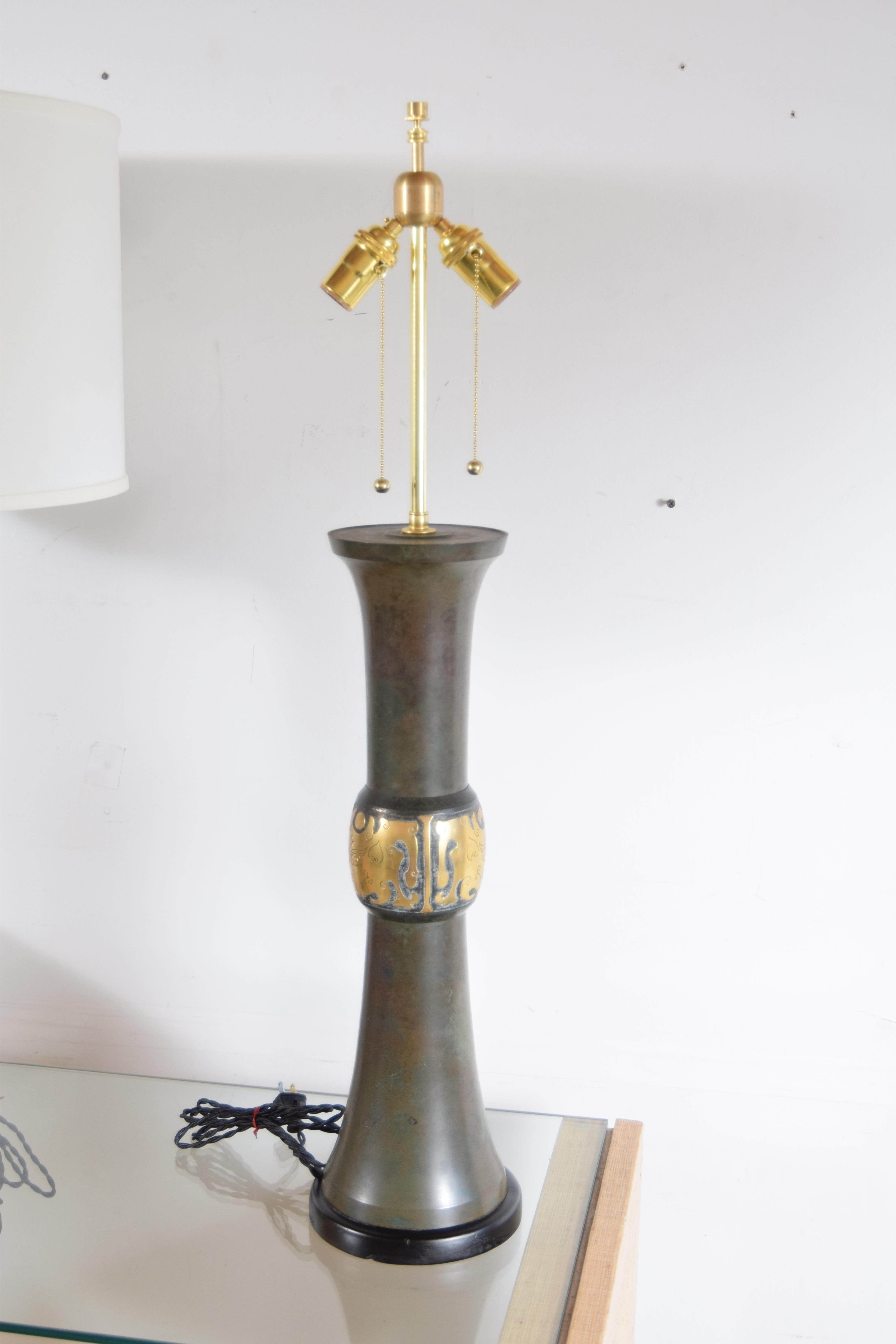 Mid-Century Modern Pair of Patinated Bronze and Brass Asian Motif Table Lamps For Sale