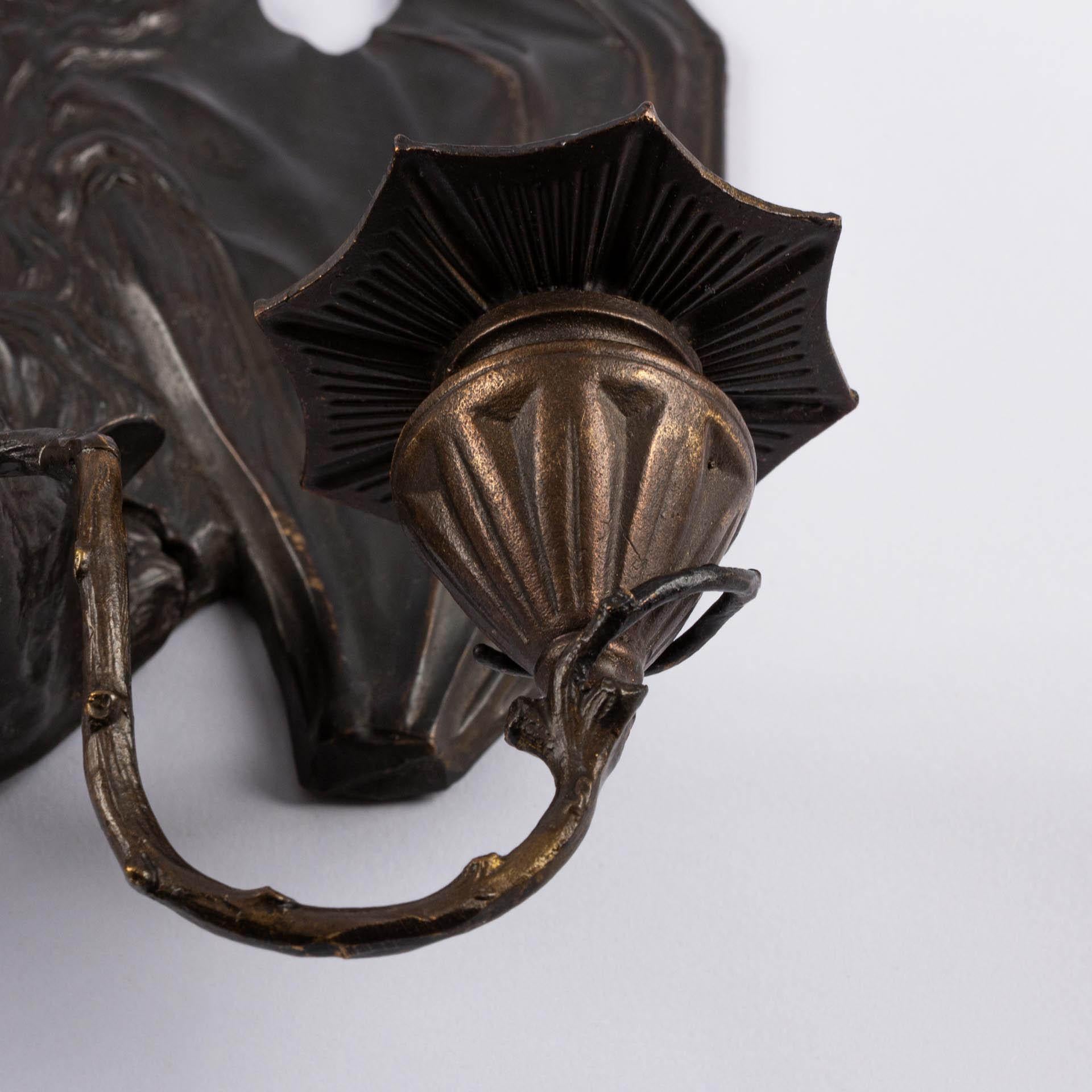 Paire d'appliques murales en forme de batte en bronze patiné d'après William Tonks & Sons en vente 2