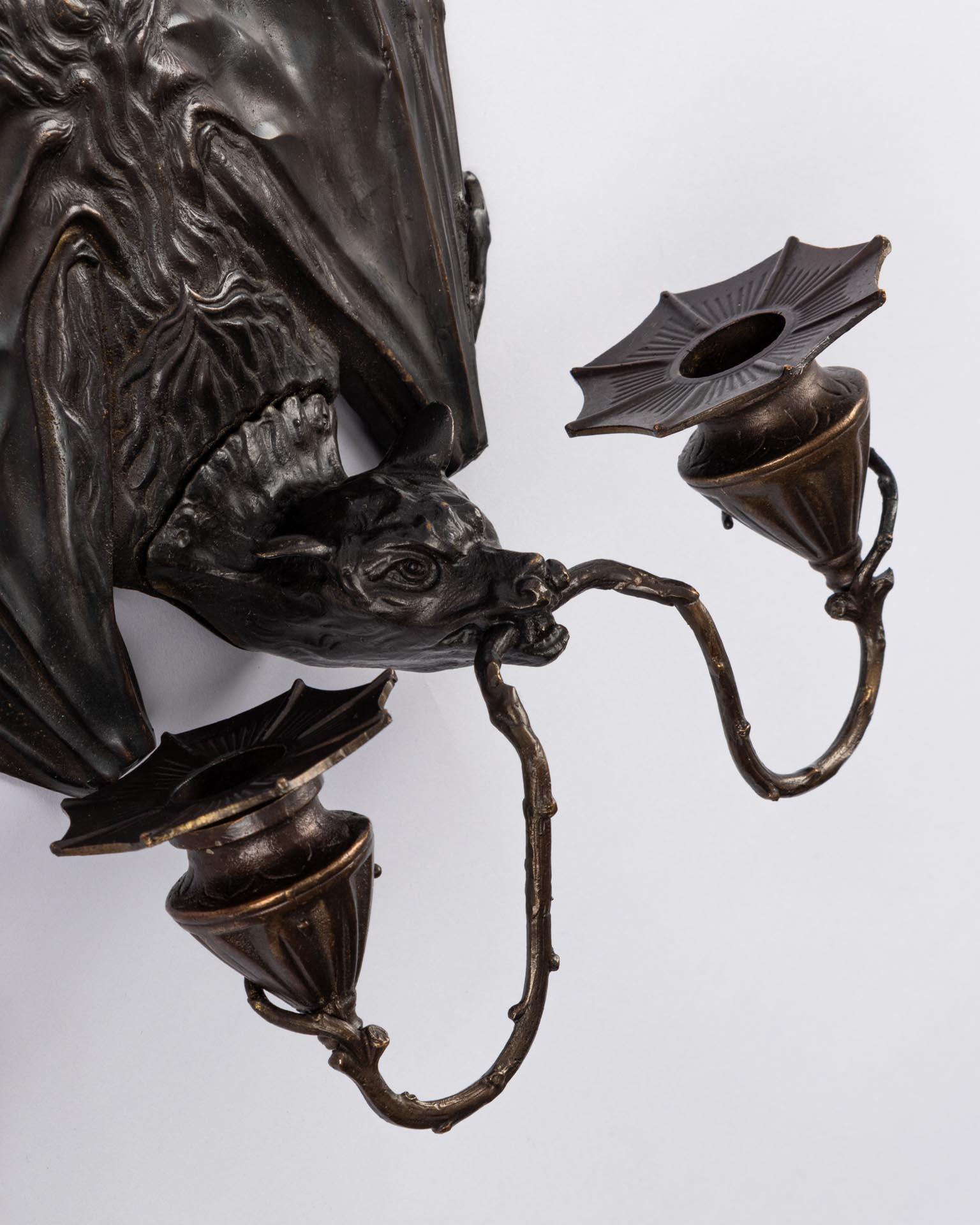 Paire d'appliques murales en forme de batte en bronze patiné d'après William Tonks & Sons en vente 5