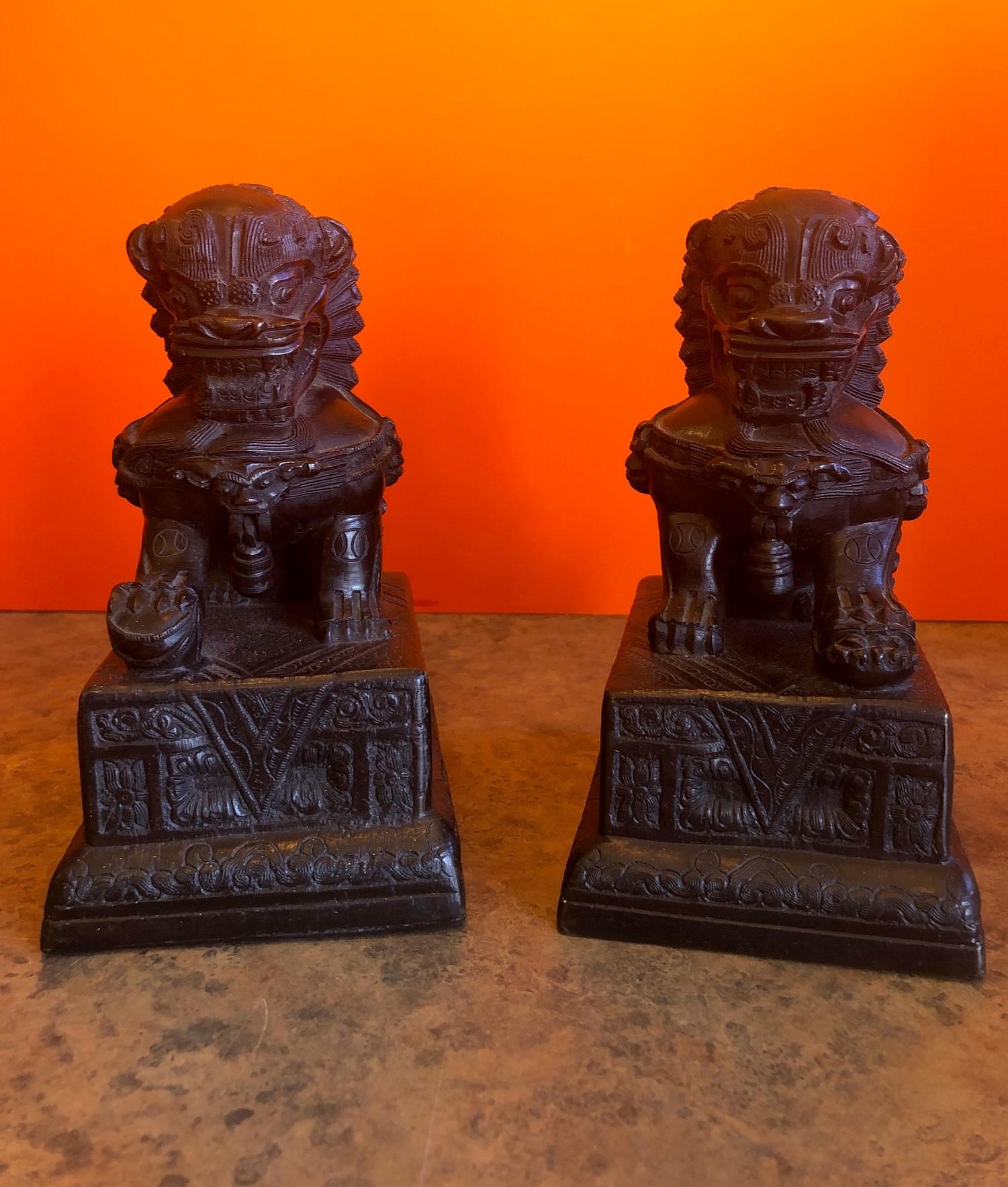 Pair of Patinated Bronze Chinese Foo Dogs / Book Ends In Good Condition For Sale In San Diego, CA