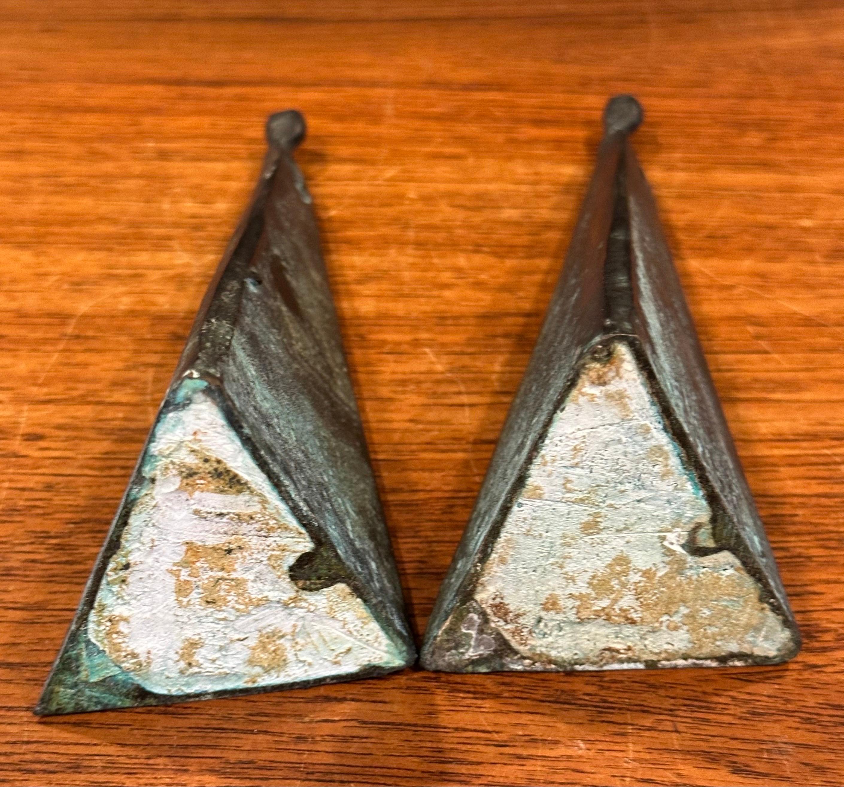 Pair of Patinated Bronze Figurative Sculptures in the Style of Sydney Kumalo For Sale 10