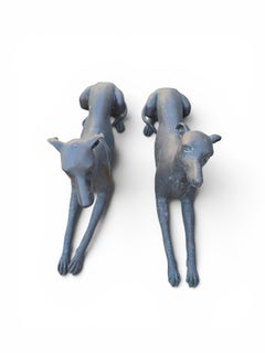 Pareja de esculturas de galgos en bronce patinado, Italia, década de 1970
