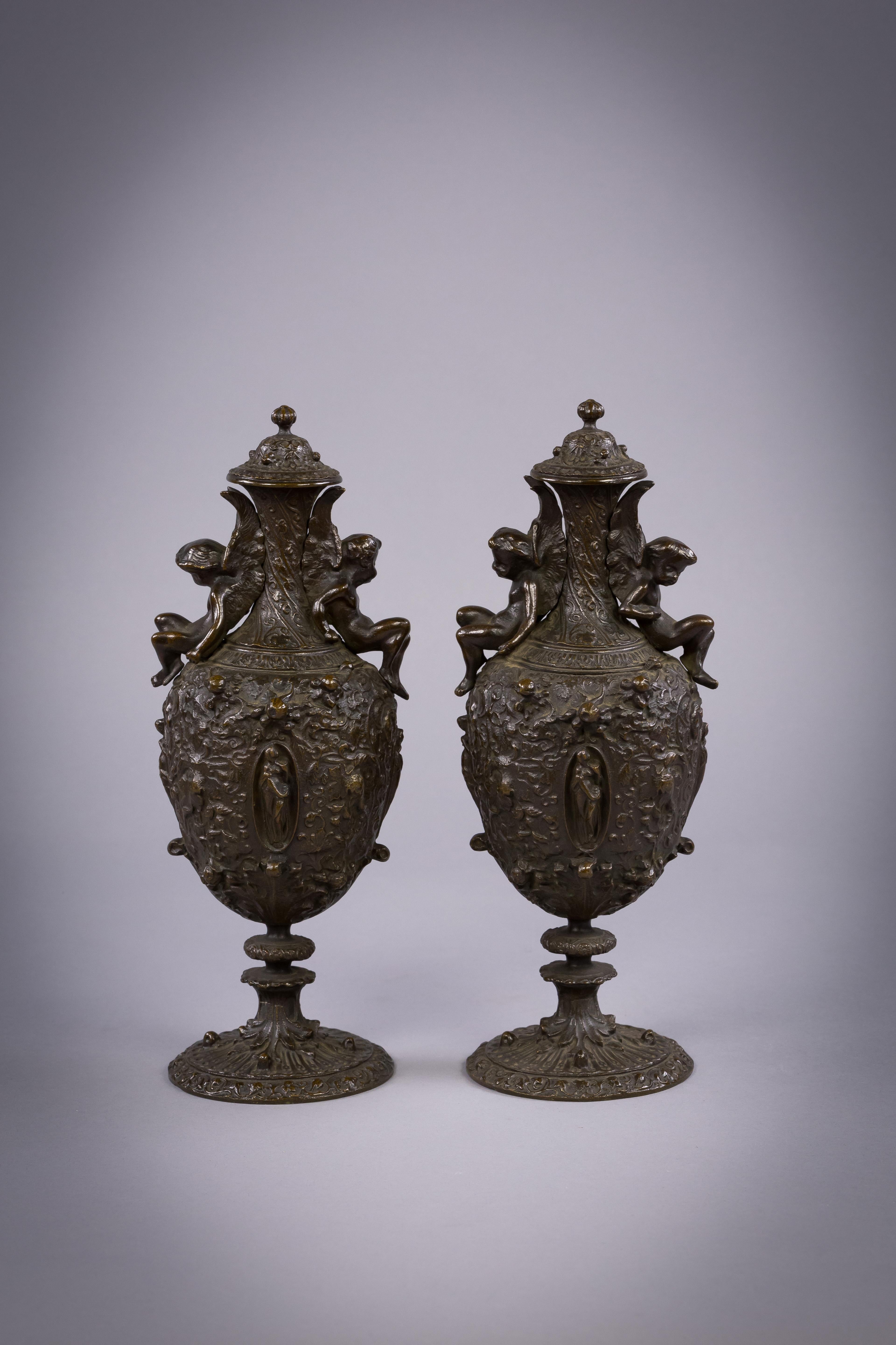 Late 19th Century Pair of Patinated Bronze Renaissance Style Covered Urns, circa 1875 For Sale