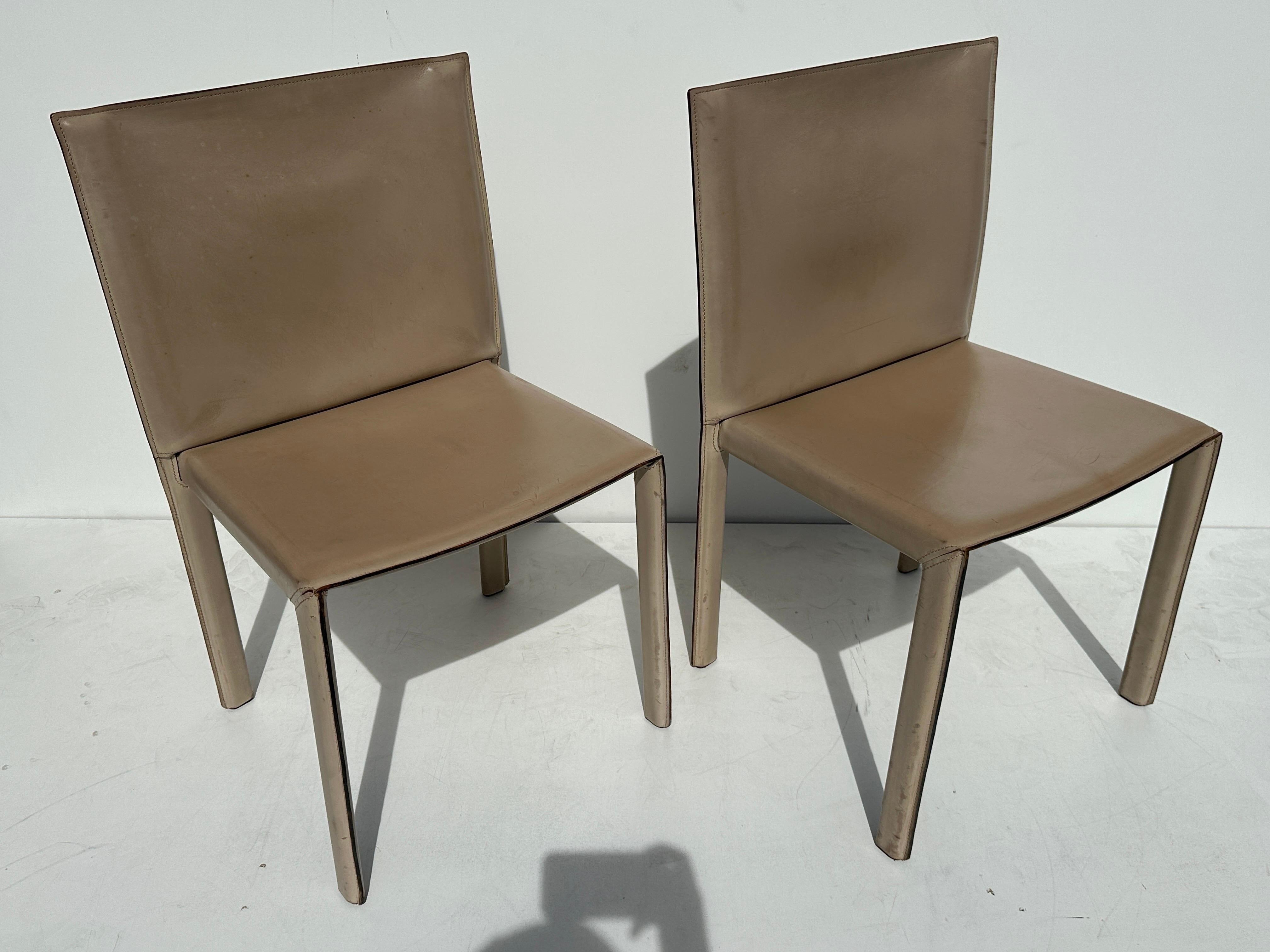 Mid-Century Modern Pair of Patinated Leather Side Chairs by Enrico Pellizzoni For Sale