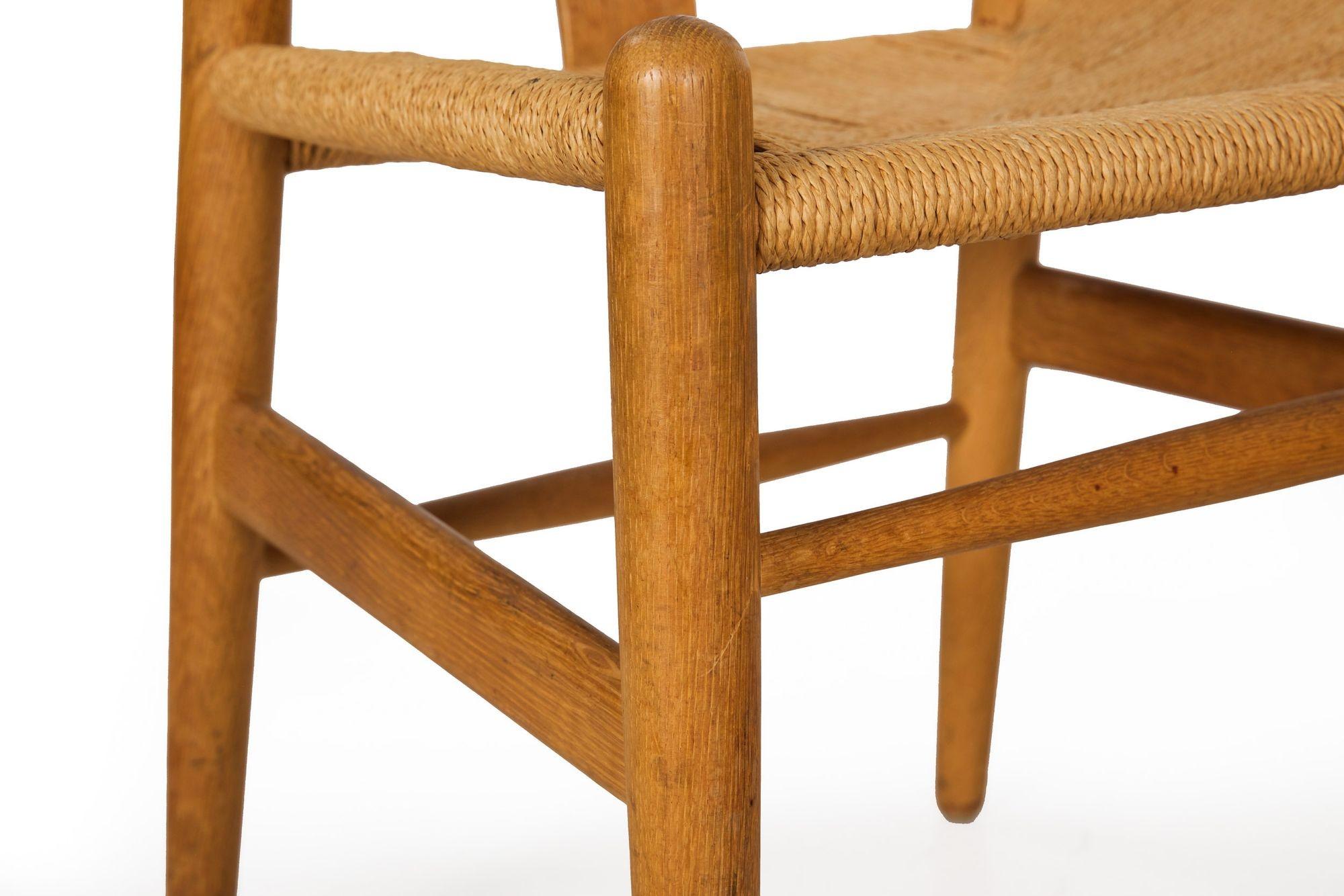 Pair of Patinated Oak “Wishbone” Arm Chairs by Hans Wegner circa 1960s For Sale 8