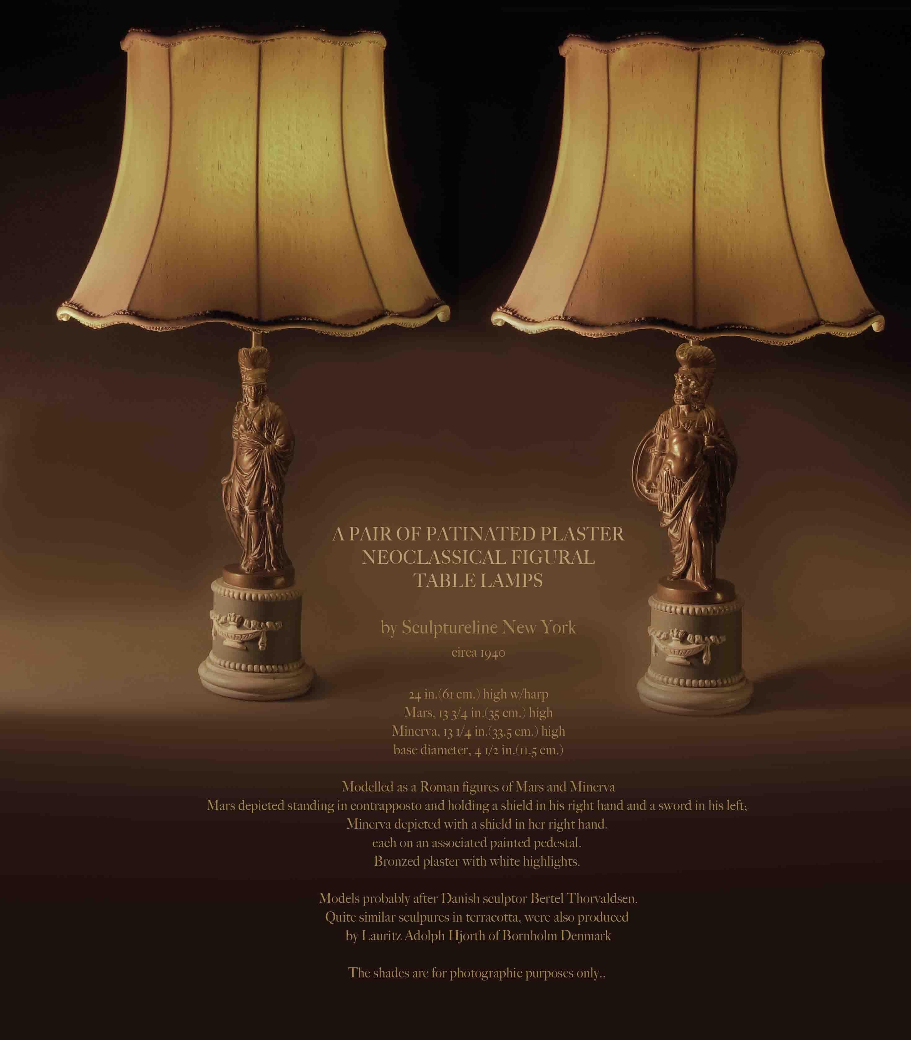 Neoklassizistische figurale Tischlampen aus patiniertem Gips von Sculptureline N.Y., Paar im Angebot 7