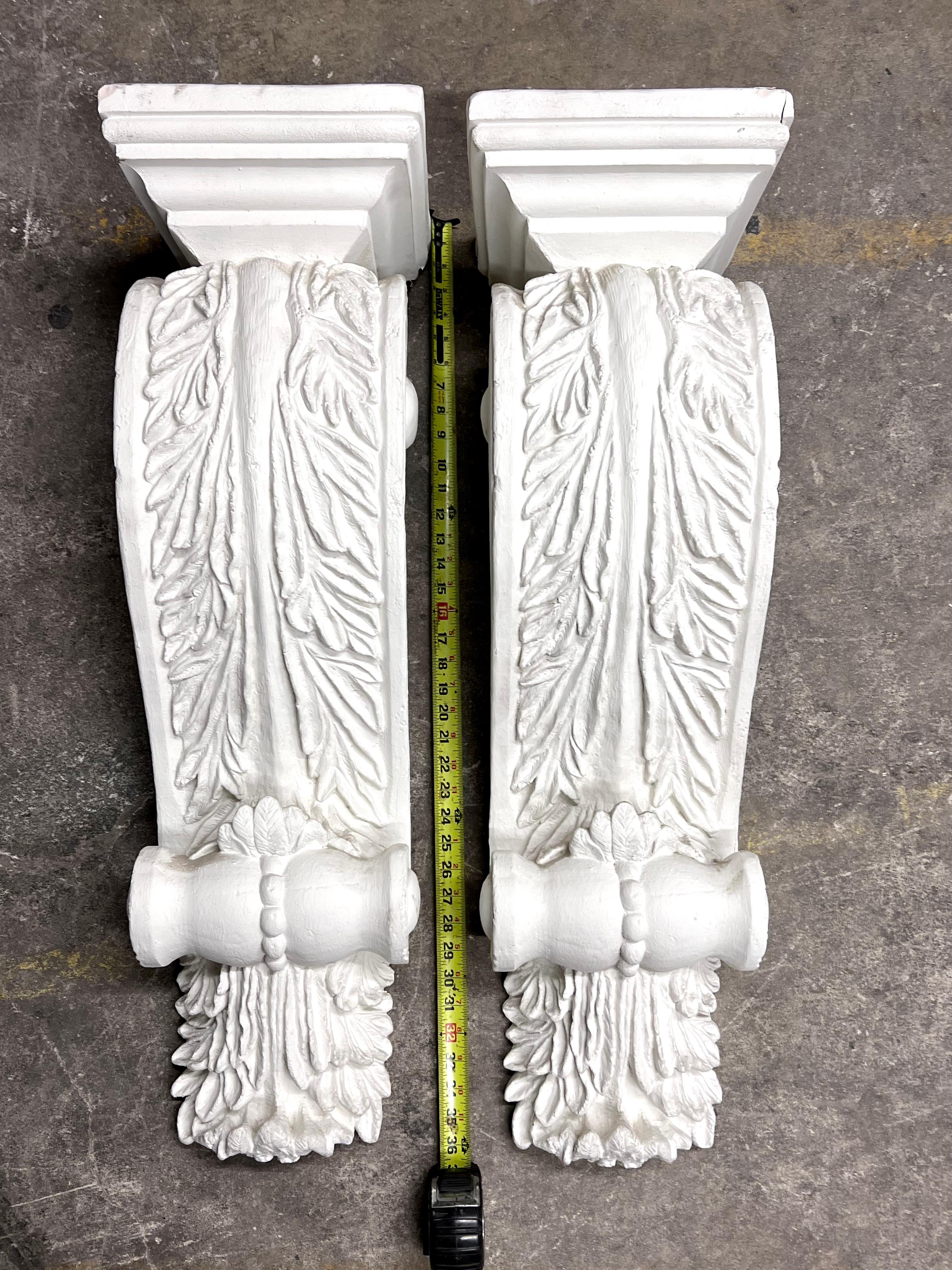 Pair of Patinated White Renaissance Revival Plaster Corbels For Sale 6