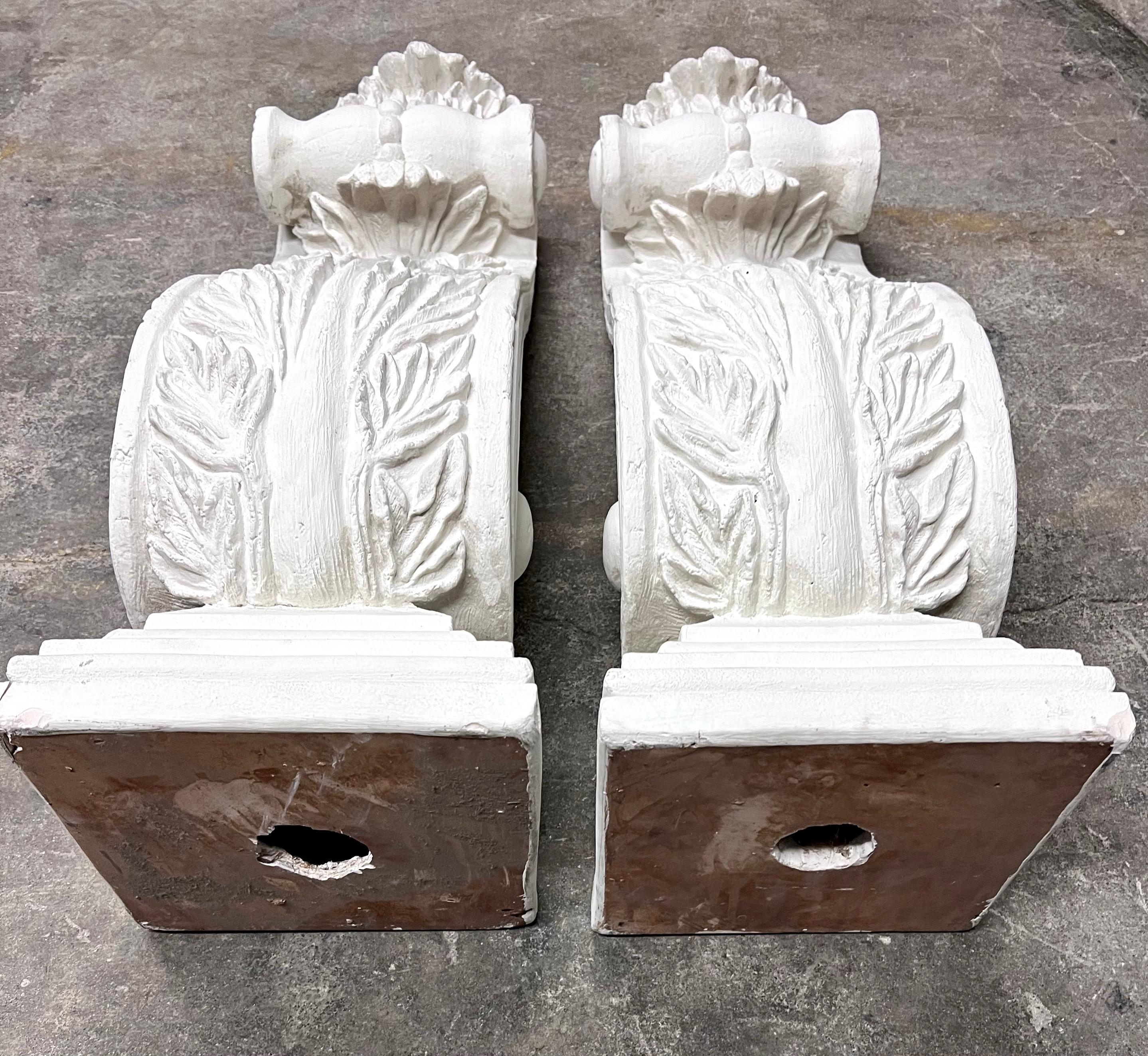 20th Century Pair of Patinated White Renaissance Revival Plaster Corbels For Sale