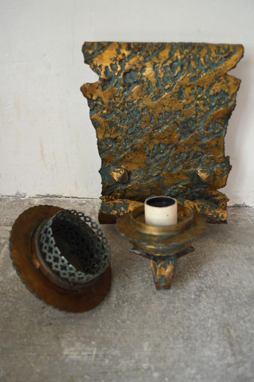 Coppia di applique in ferro battuto patinato, circa 1970 in vendita 4