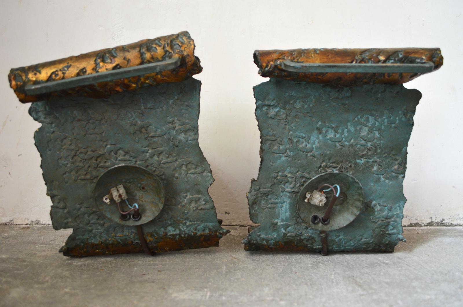 Pair of Patinated Wrought Iron Wall Lights, circa 1970 In Good Condition For Sale In VÉZELAY, FR