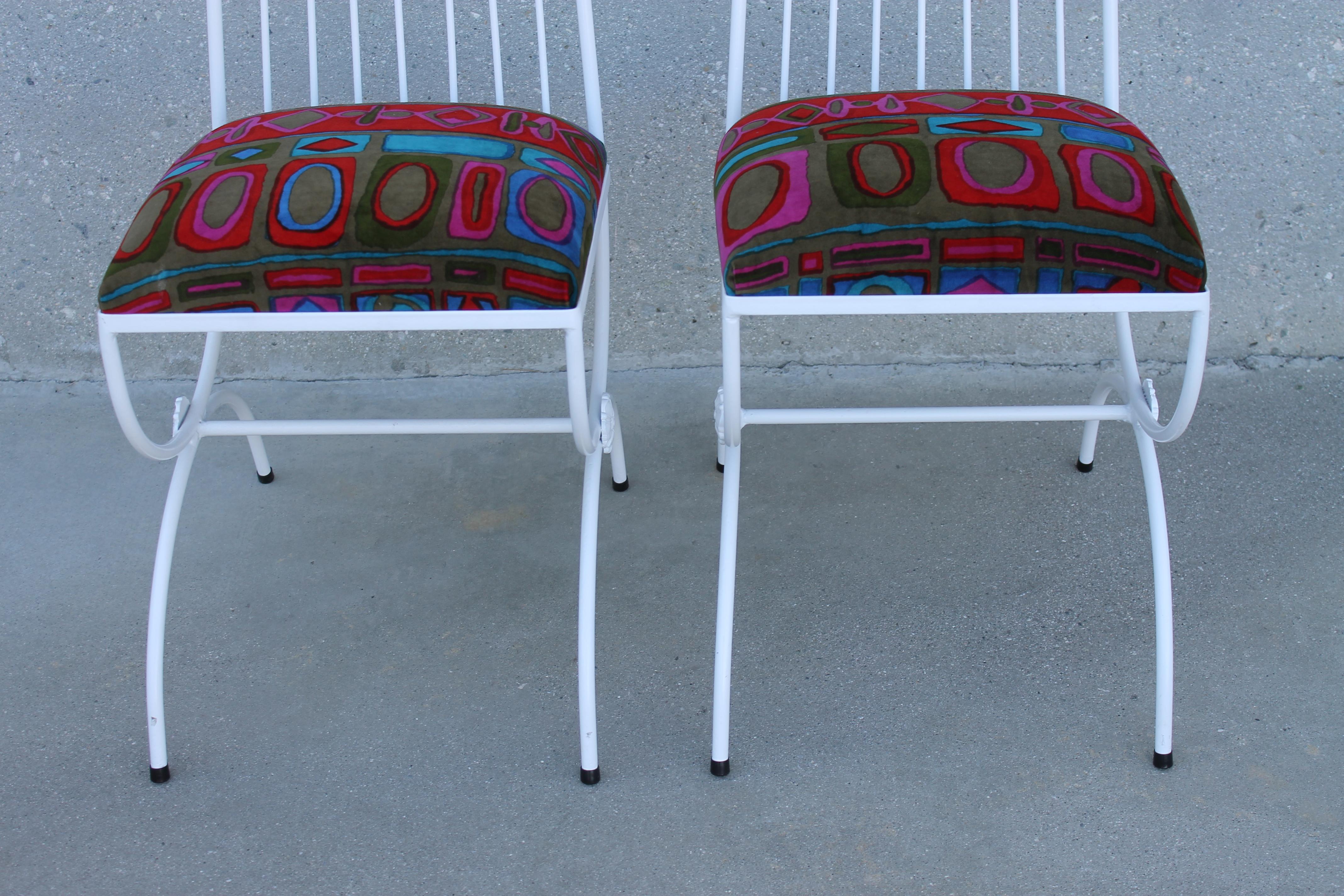 Paire de chaises de patio avec tissu Jack Lenor Larsen Bon état - En vente à Palm Springs, CA