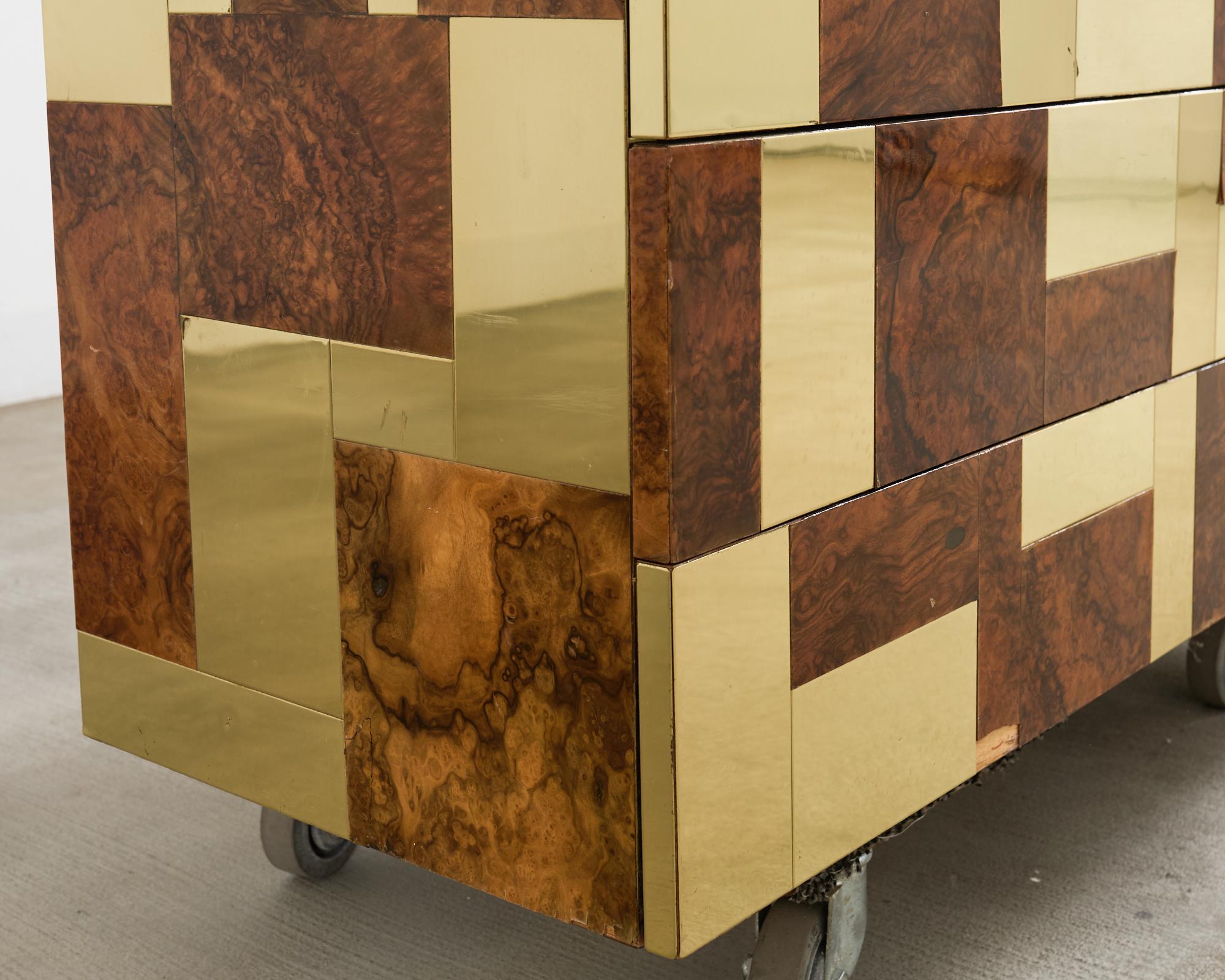 Coppia di armadietti in ottone in radica di Paul Evans firmati Cityscape in vendita 4