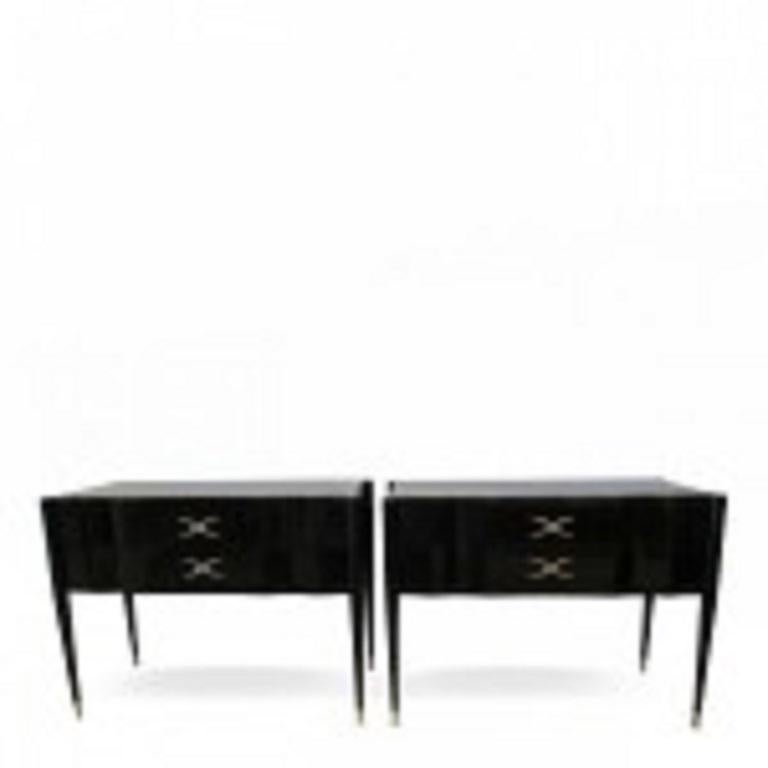 Pareja de cómodas/consolas Paul Frankl de dos cajones ebonizados Art Decó en venta