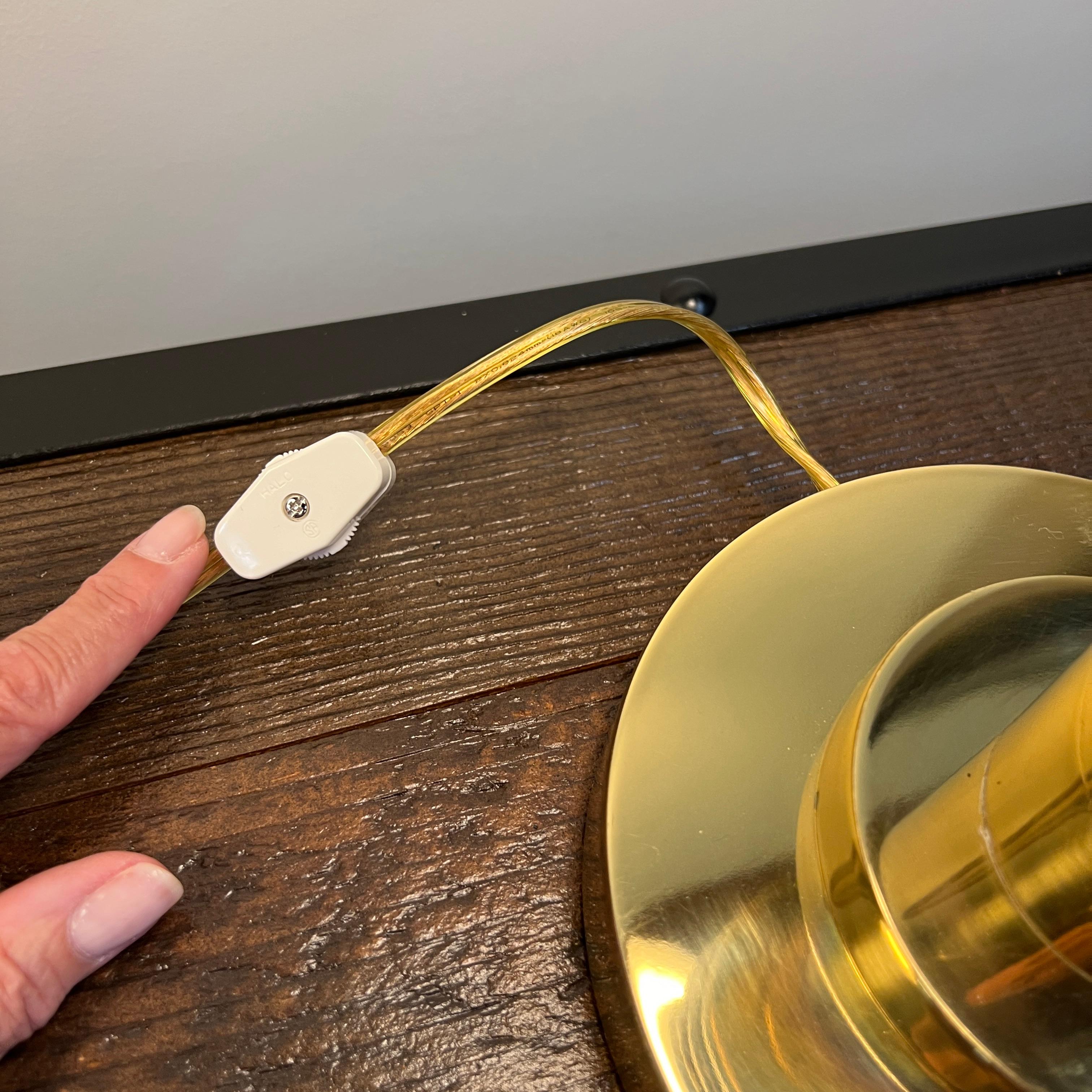 Paire de lampes de bureau torchères en laiton et verre de style Art déco Paul Hanson Bon état - En vente à Chicago, IL