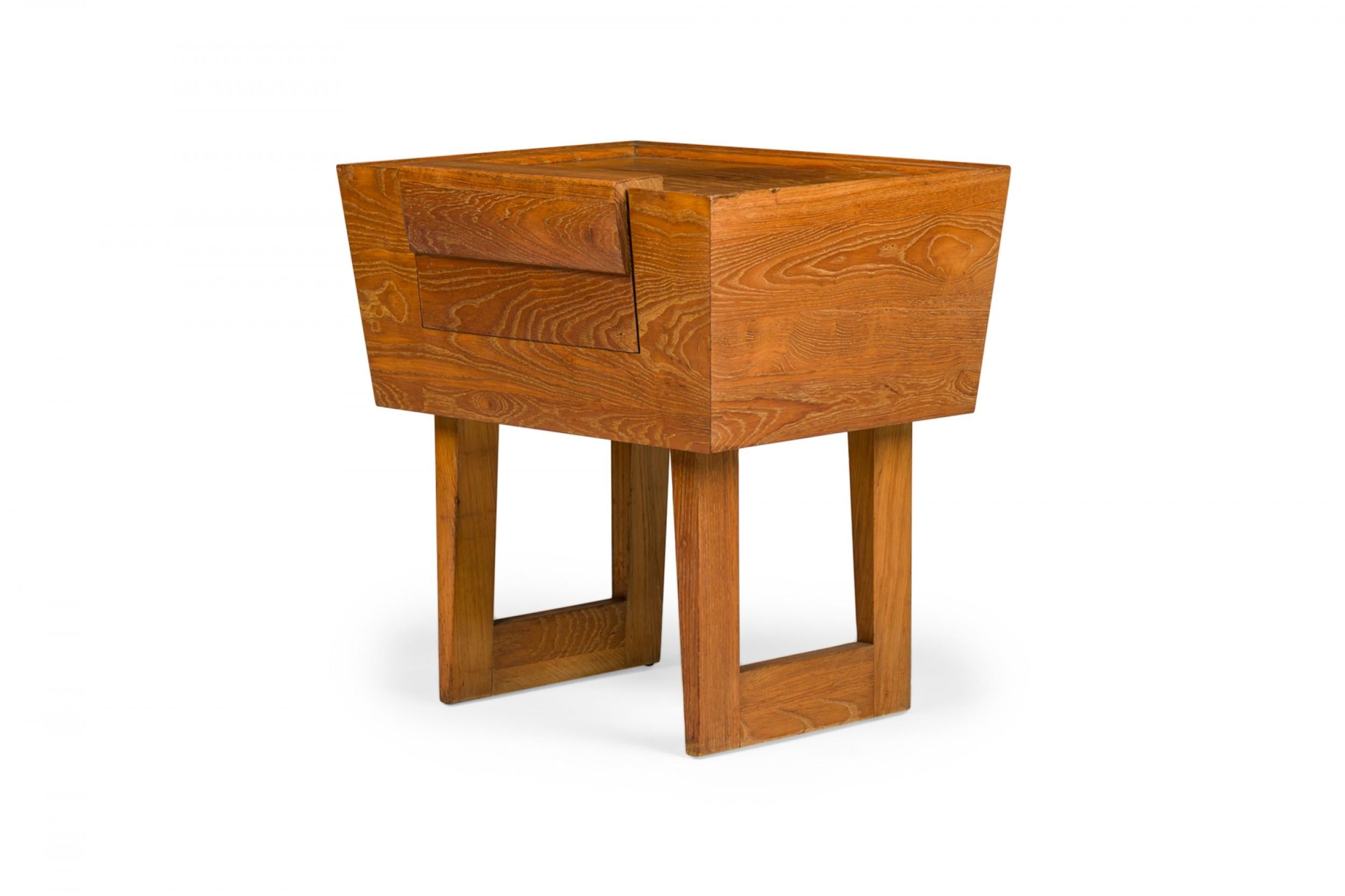 Mid-Century Modern Pair of Paul Laszlo for Brown Saltman Mid-Century Wooden Trapezoidal Nightstands