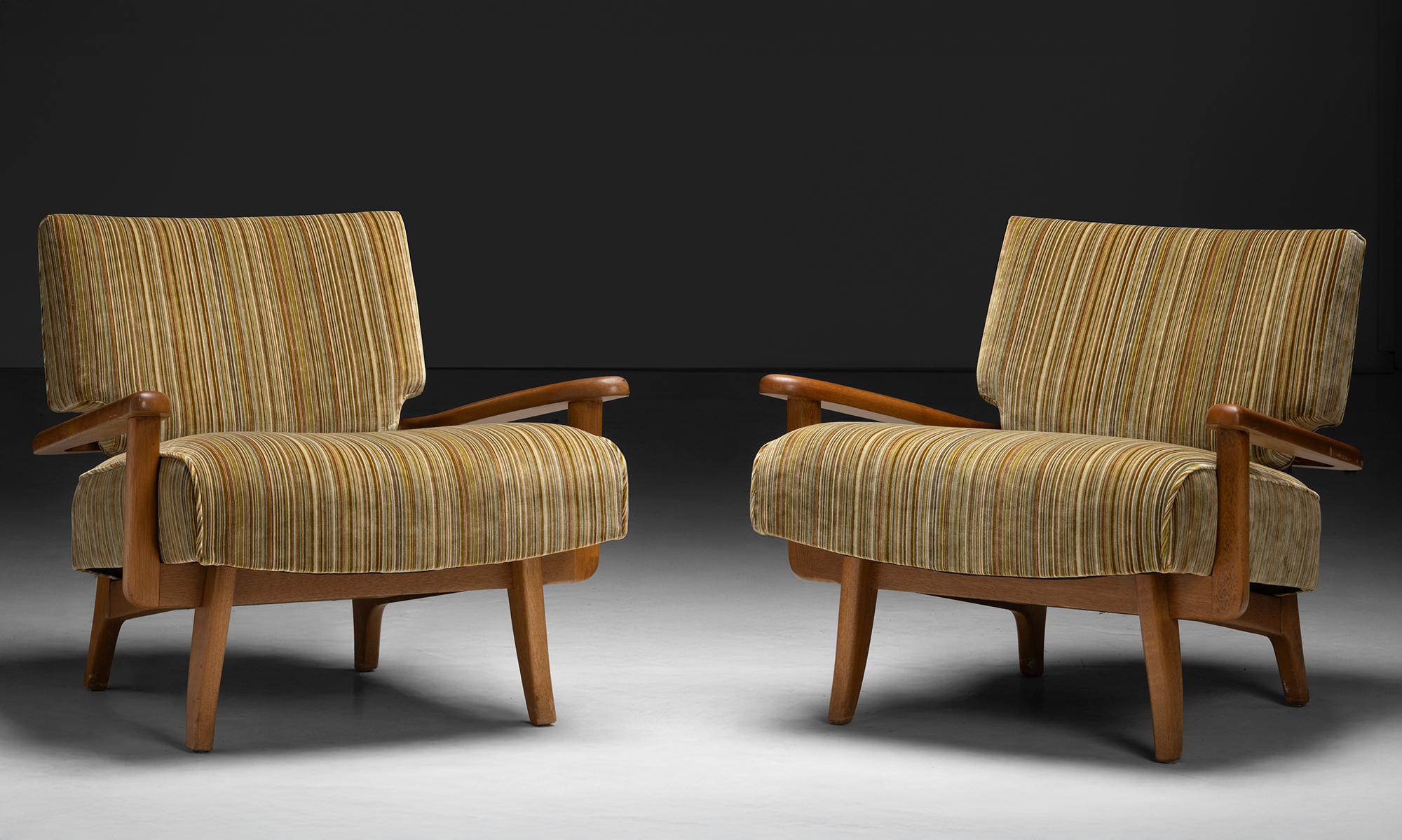 America, 1950
Prodotto da Brown Saltman, USA. Rivestito di recente in velluto a righe da JAB.
29,5