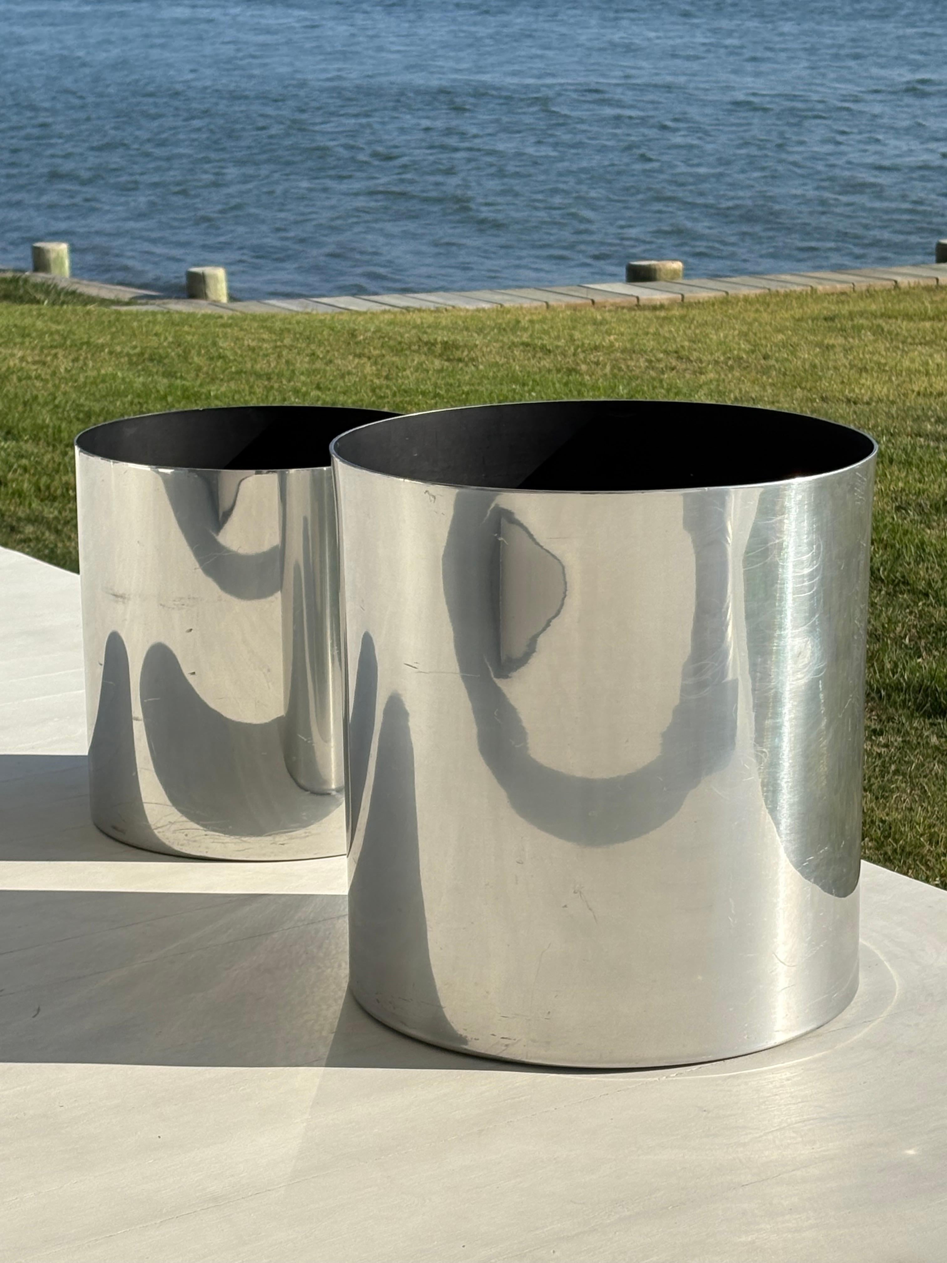Paar Paul Mayen Aluminium 1970s Pflanzgefäße für Habitat im Angebot 1